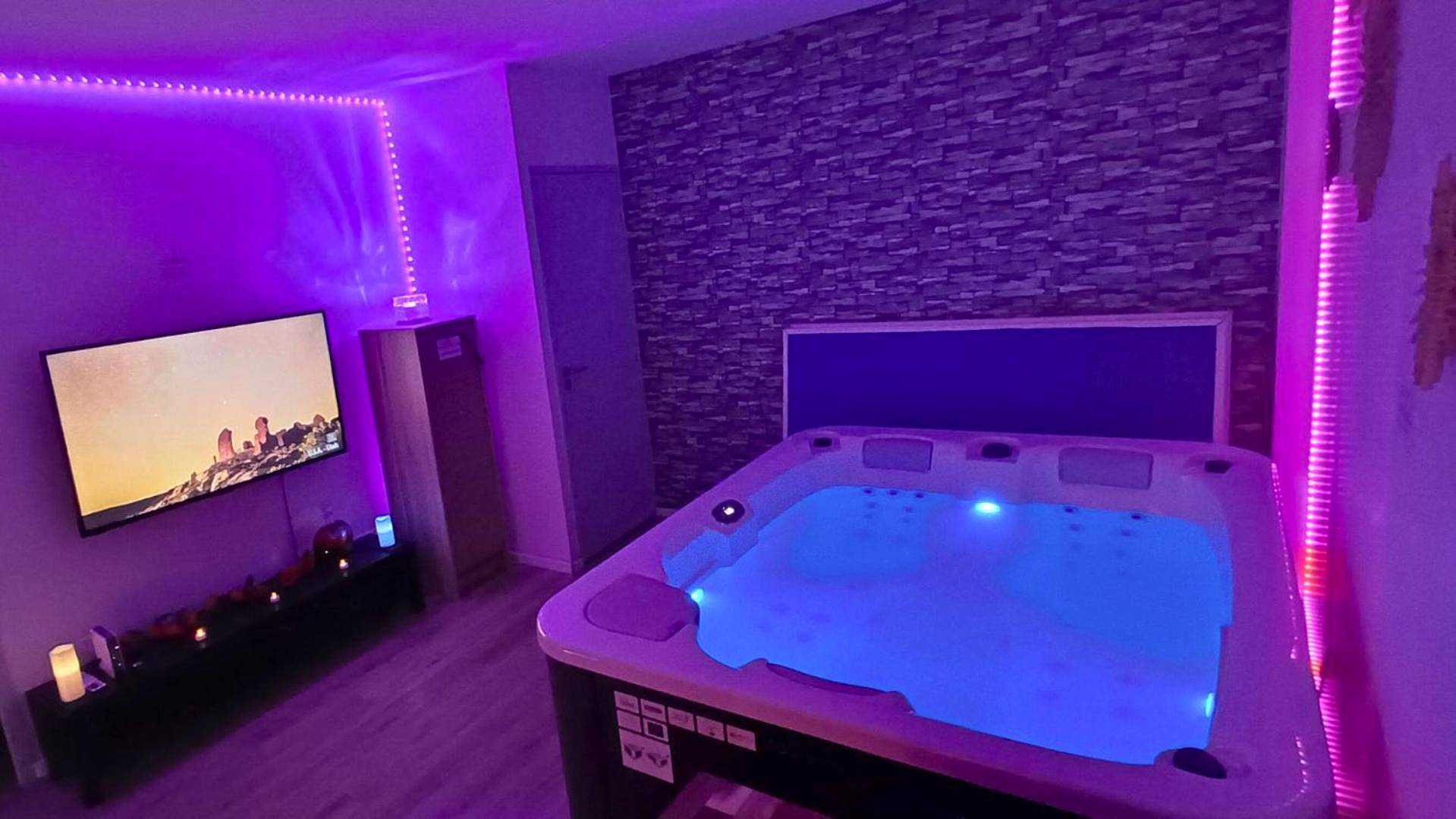 Photo du logement - Priv8Spa New Love Room Jacuzzi Privée