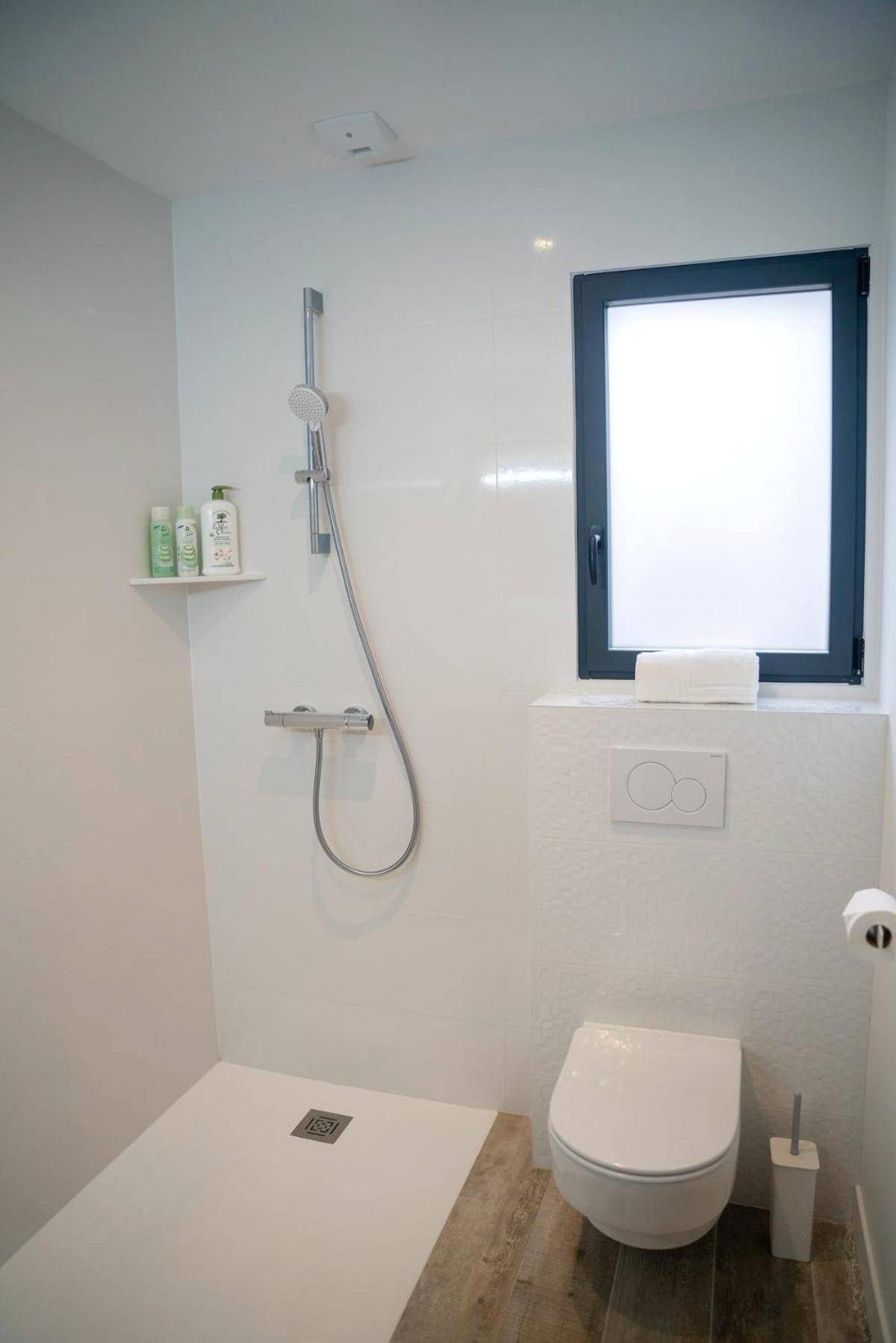 Photo du logement - Projecteur sur ma bulle - Studio Viens dans ma bulle avec JACUZZI privé - Vertou