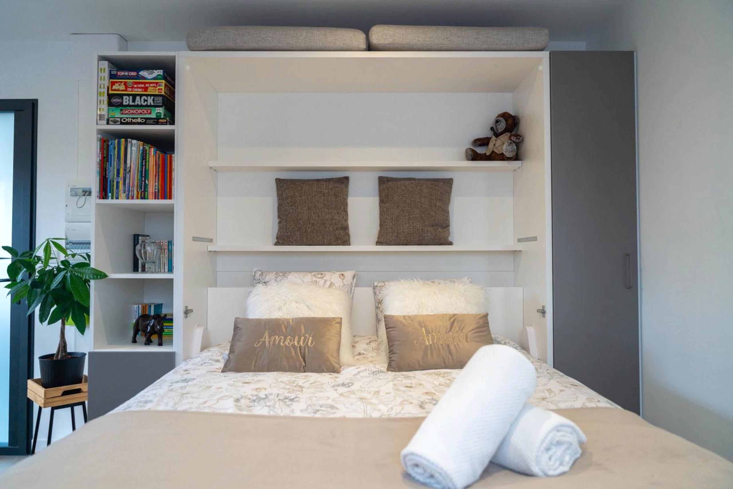 Photo du logement - Projecteur sur ma bulle - Studio Viens dans ma bulle avec JACUZZI privé