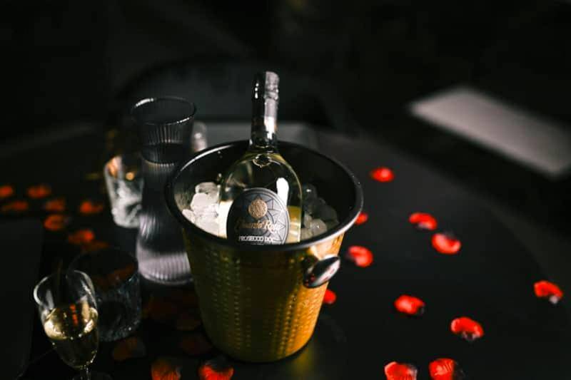 Photo du logement - Promesse d'une nuit avec Balnéo privative - Lorient