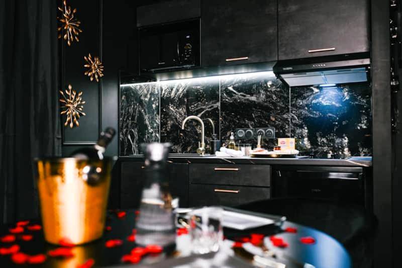 Photo du logement - Promesse d'une nuit avec Balnéo privative