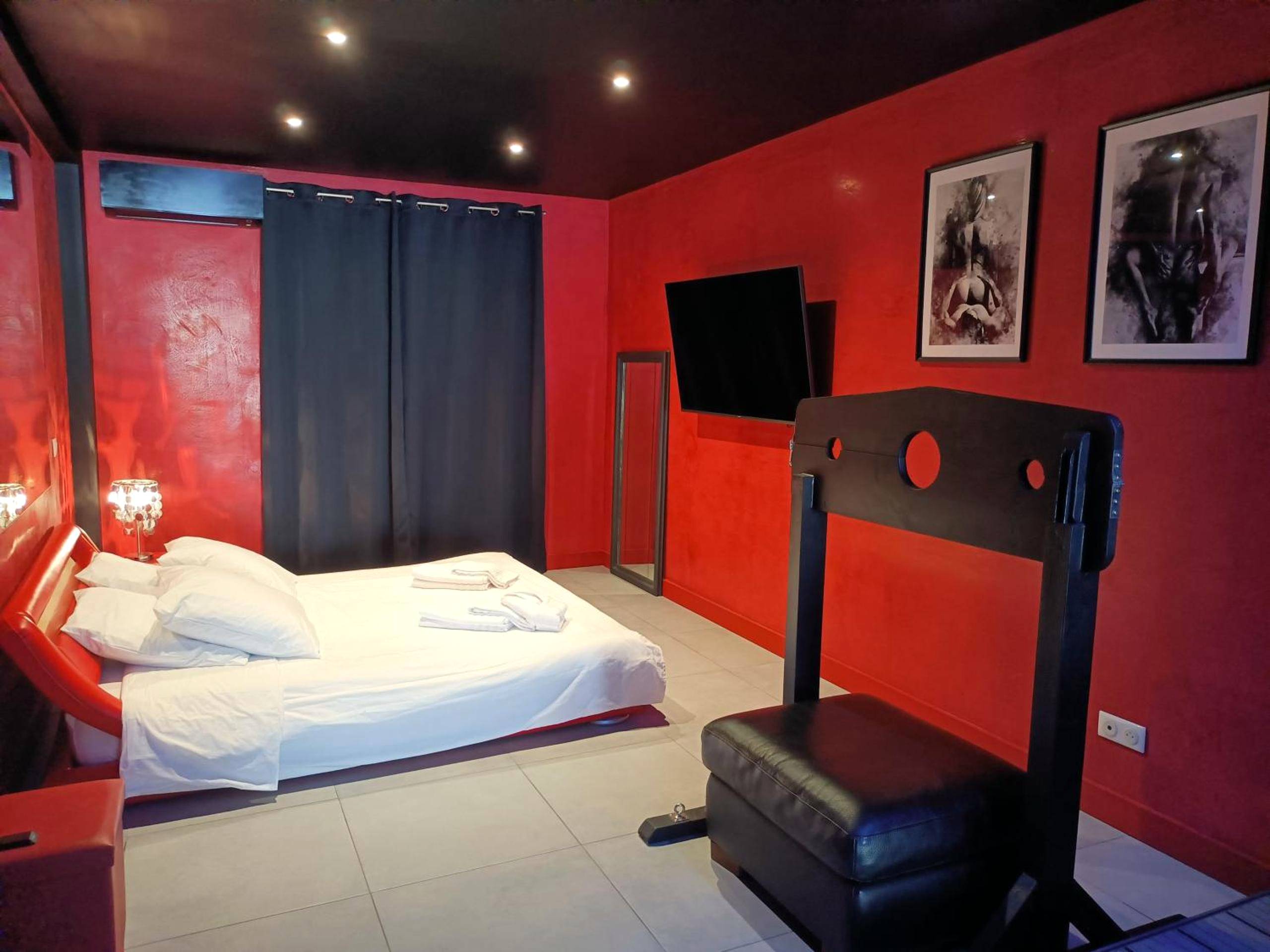 Photo du logement - Appartement balnéo et sauna privés The Red Room - Mauguio