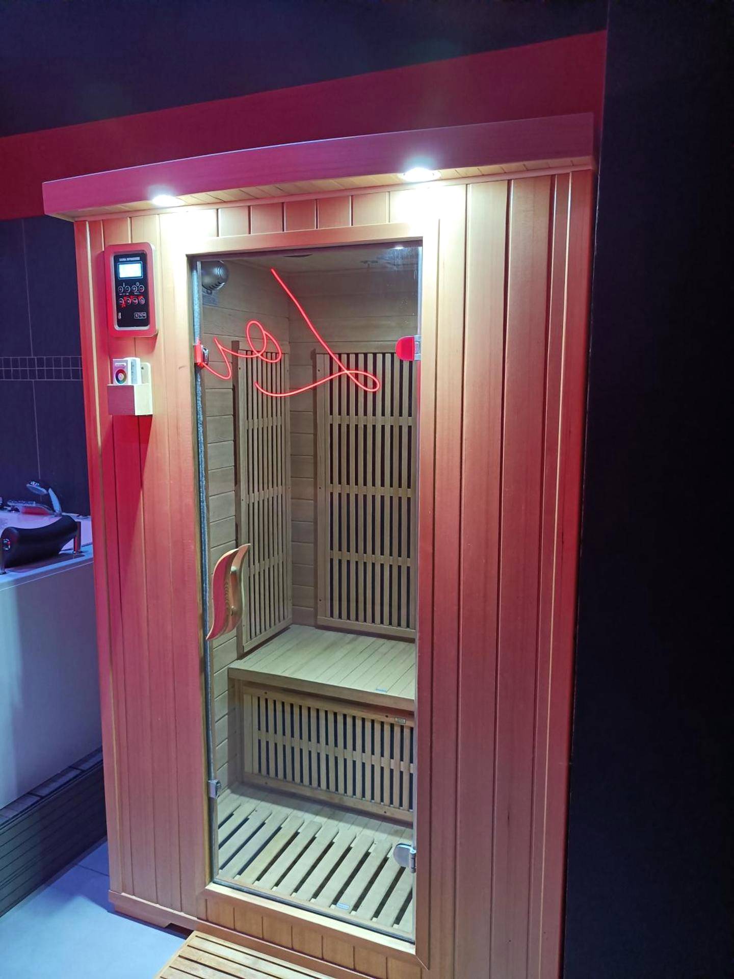 Photo du logement - Appartement balnéo et sauna privés The Red Room