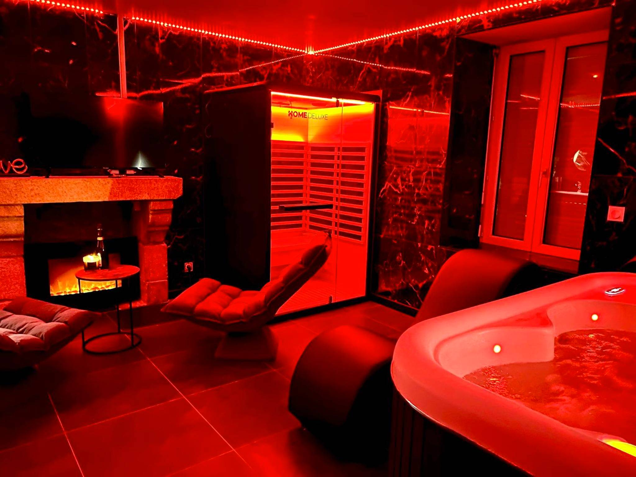 Photo du logement - Redroom, Spa, Sauna, cheminée, romantique pour 2