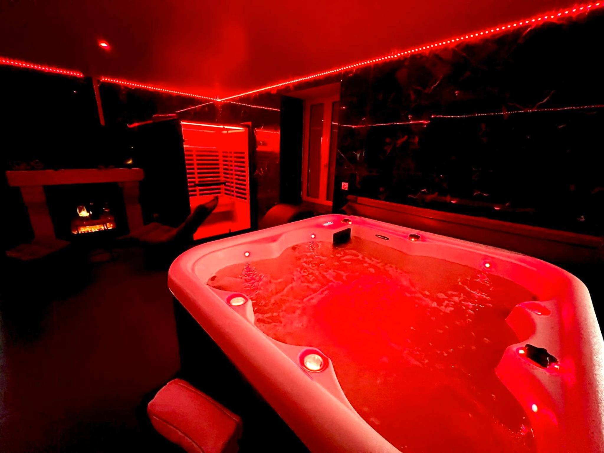 Vue du logement - Redroom, Spa, Sauna, cheminée, romantique pour 2