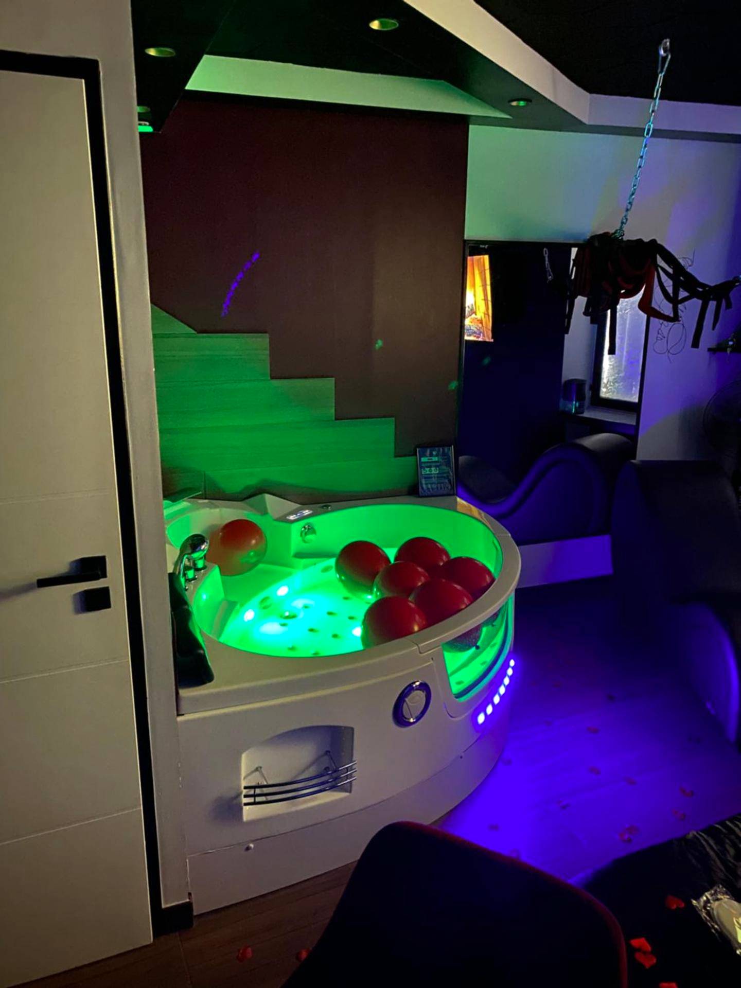Photo du logement - Redroom Spa privatif & nuit romantique à deux