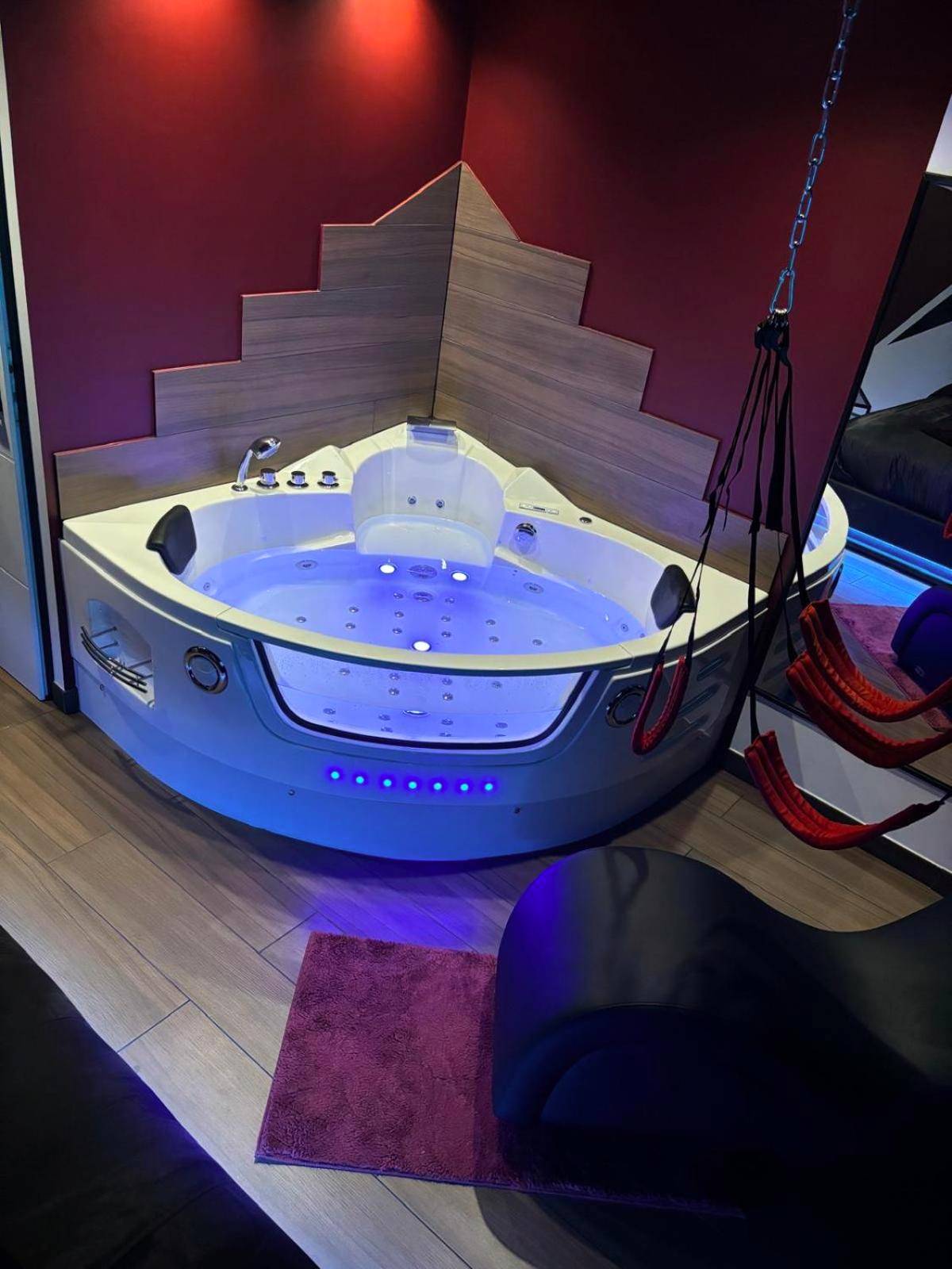 Photo du logement - Redroom Spa privatif & nuit romantique à deux - Voiron
