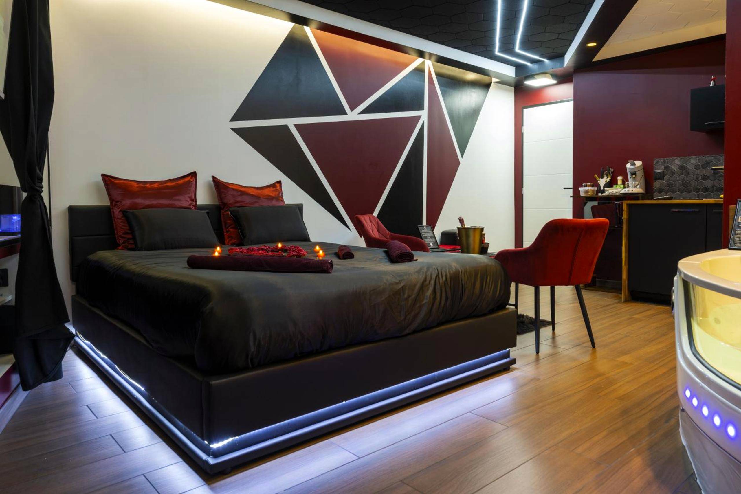 Detail du logement - Redroom Spa privatif & nuit romantique à deux