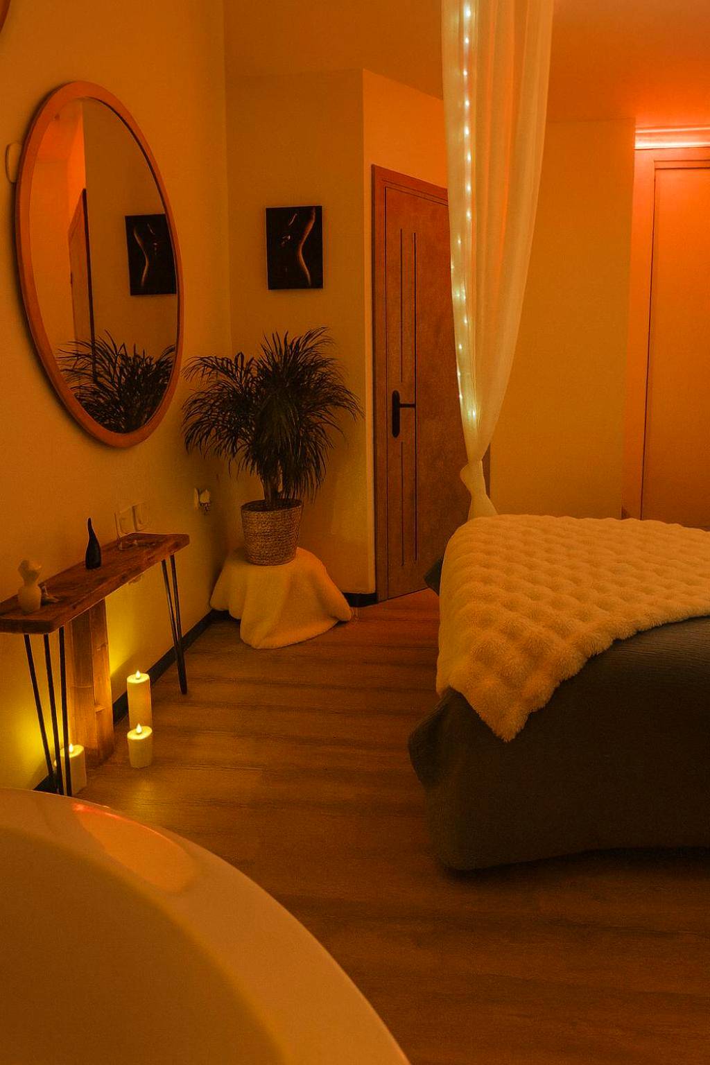Chambre romantique avec bougies et voilages - Love Room Lunas - Rendez - vous Secret
