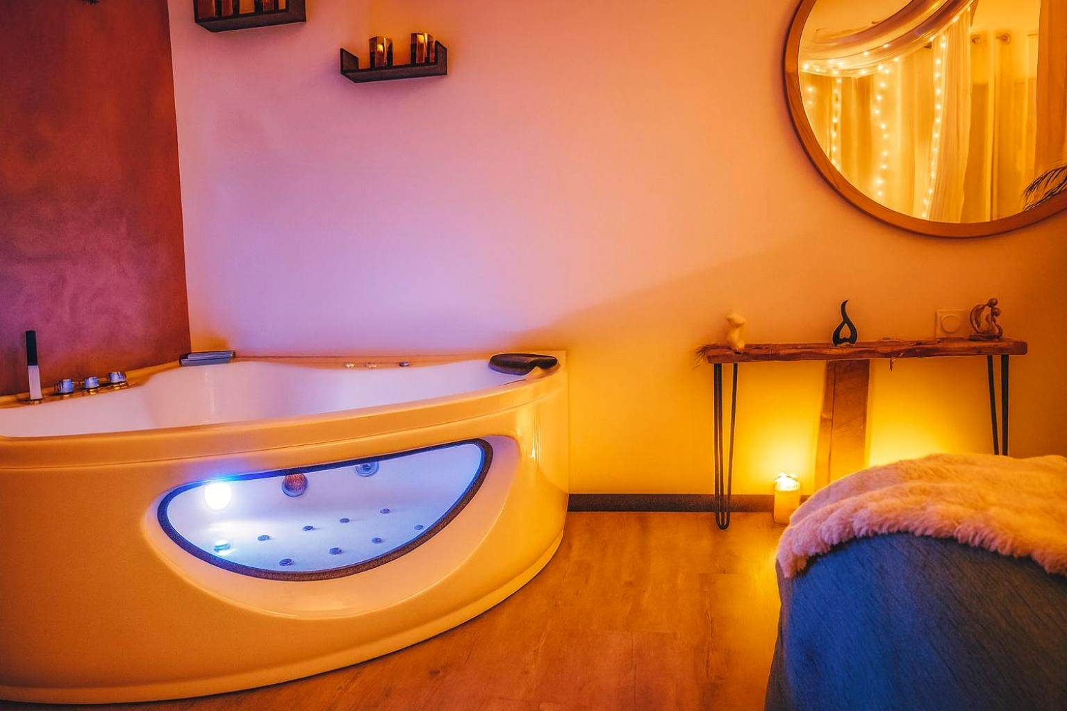 Baignoire balnéo avec éclairage LED bleu - Rendez - vous Secret