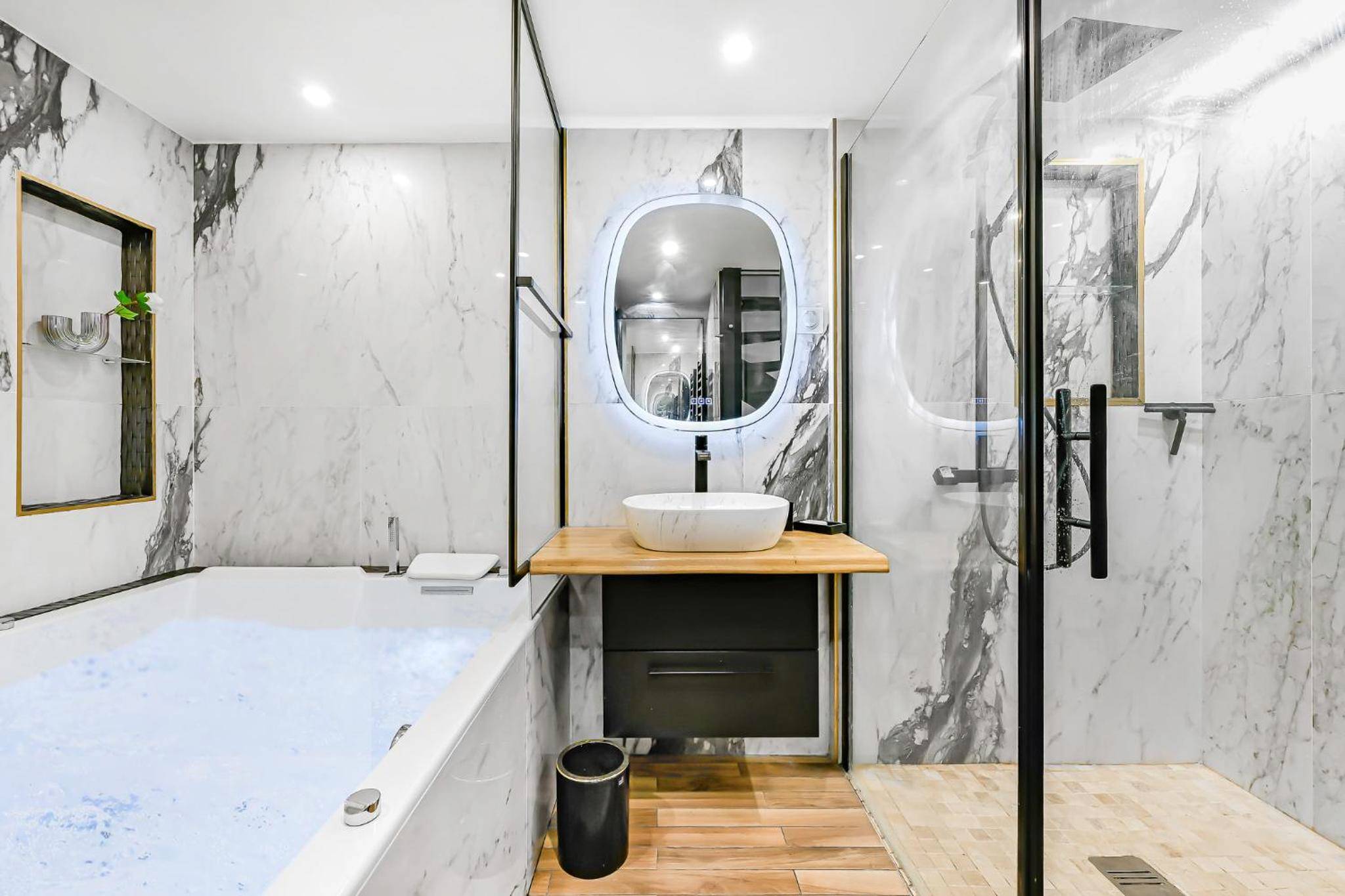 Photo du logement - La Rêverie - Love Room Paris - Jacuzzi Pro