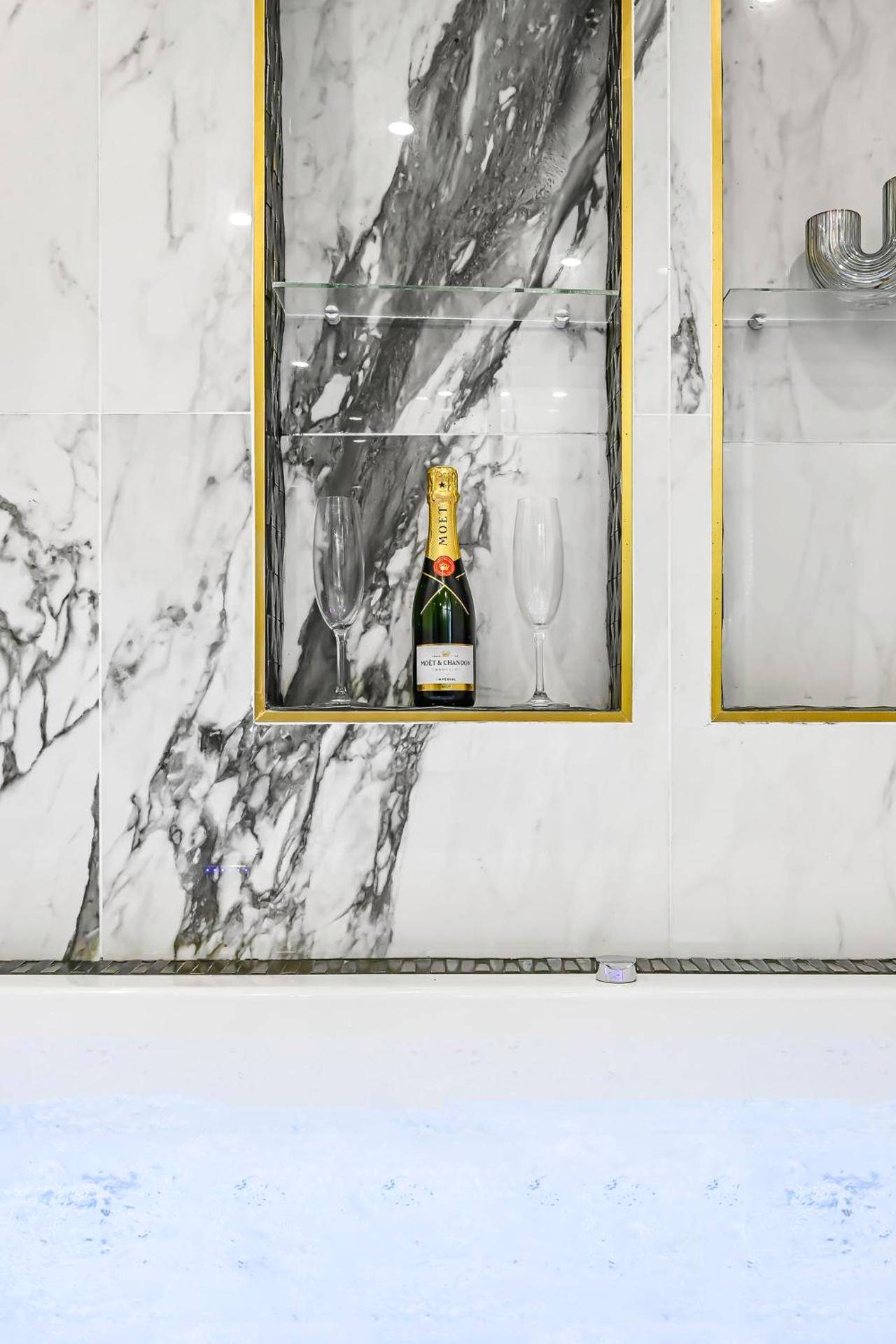 Photo du logement - La Rêverie - Love Room Paris - Jacuzzi Pro - Paris