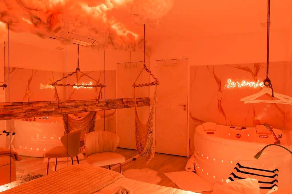 Photo du logement - La Rêverie : Sauna Privé Jacuzzi et Table Massage