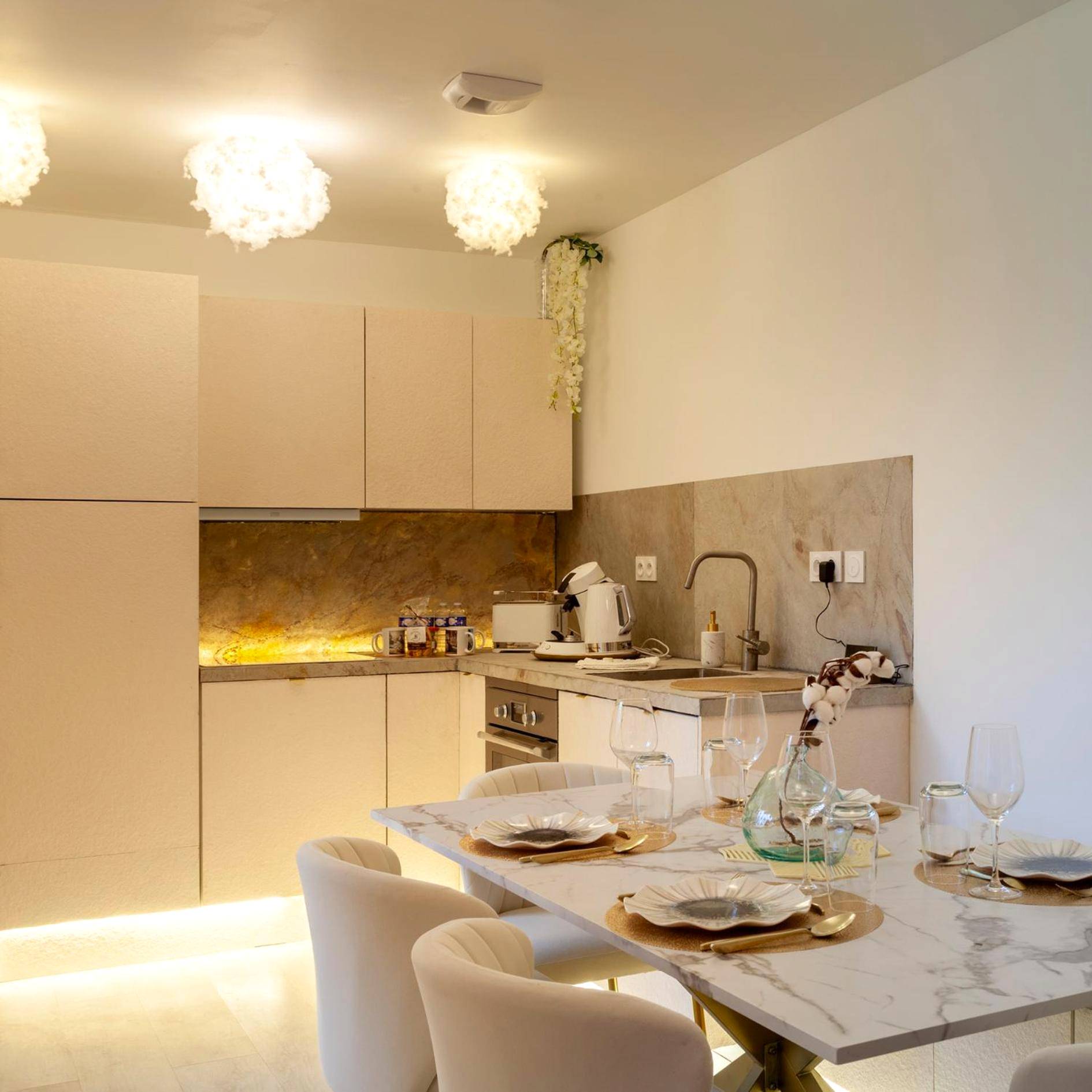 Photo du logement - La Rêverie : Sauna Privé Jacuzzi et Table Massage - Vierzon