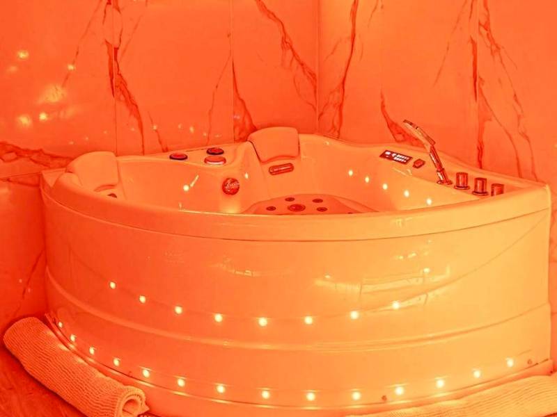 Photo du logement - La Rêverie : Sauna Privé Jacuzzi et Table Massage