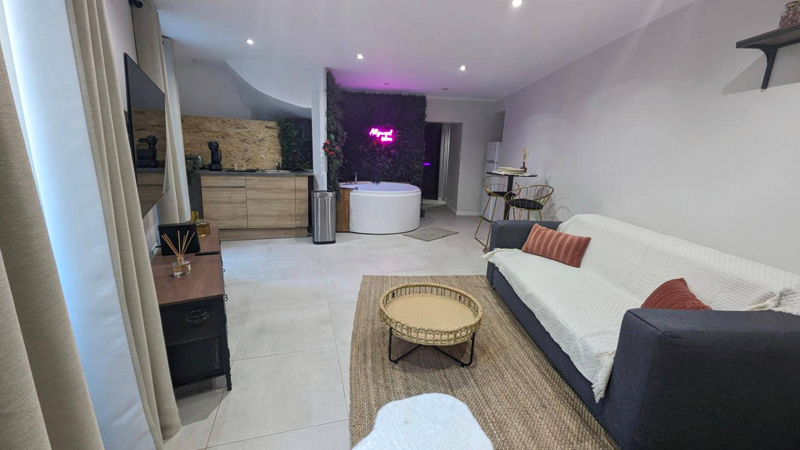 Photo du logement - SUITE Roch'amore troglodyte Romantique et Unique