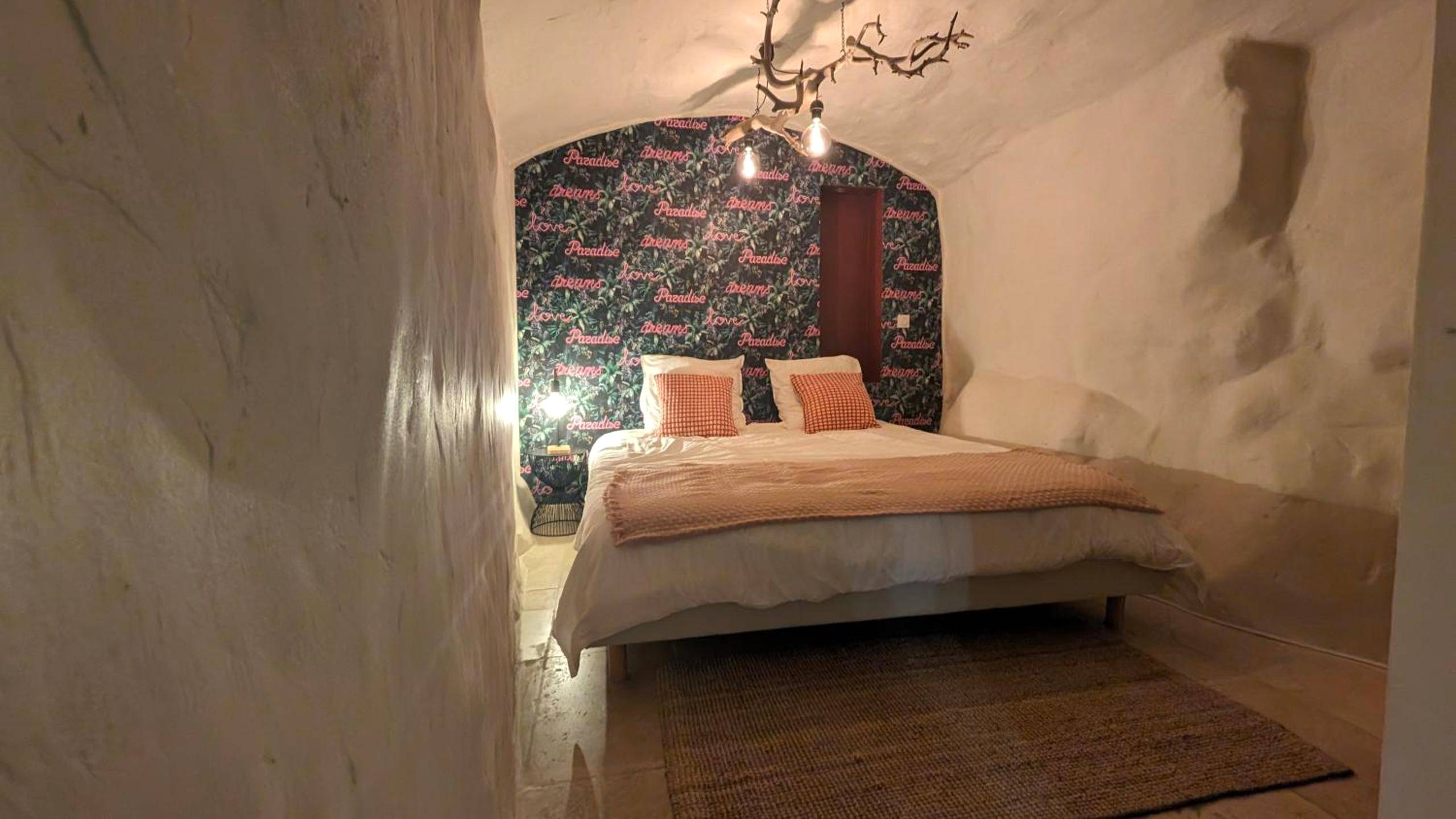Photo du logement - SUITE Roch'amore troglodyte Romantique et Unique