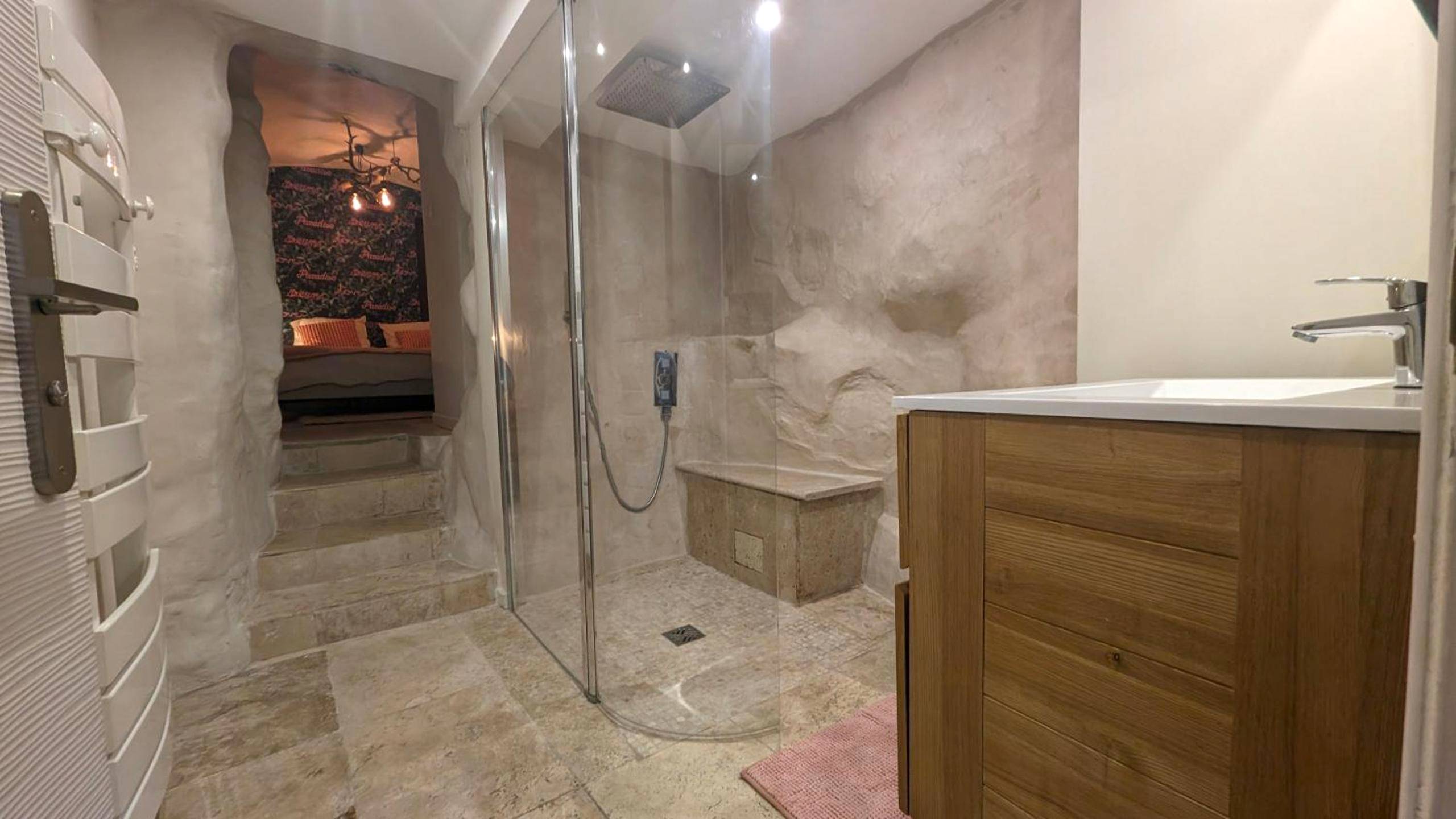 Photo du logement - SUITE Roch'amore troglodyte Romantique et Unique