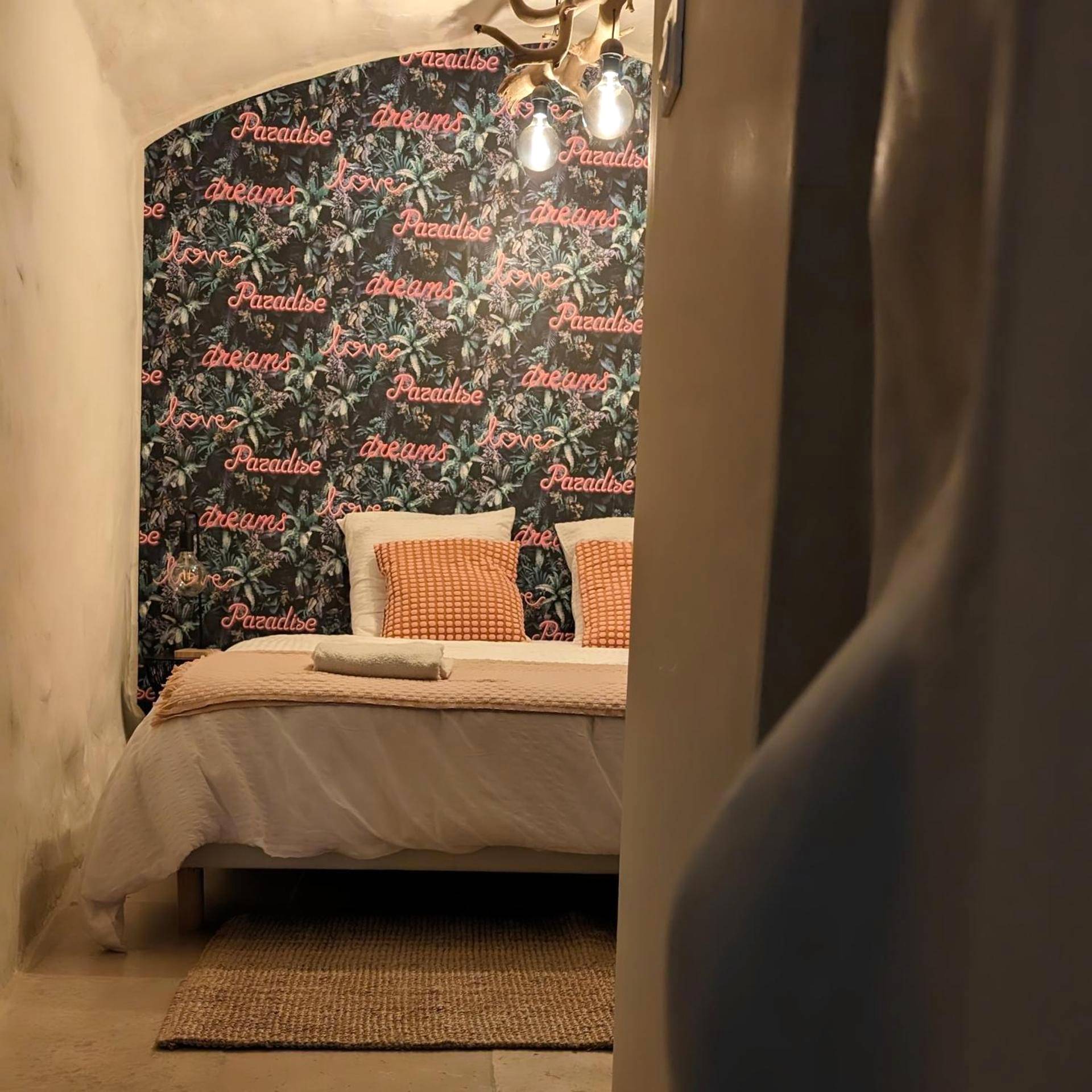 Photo du logement - SUITE Roch'amore troglodyte Romantique et Unique - La Garde