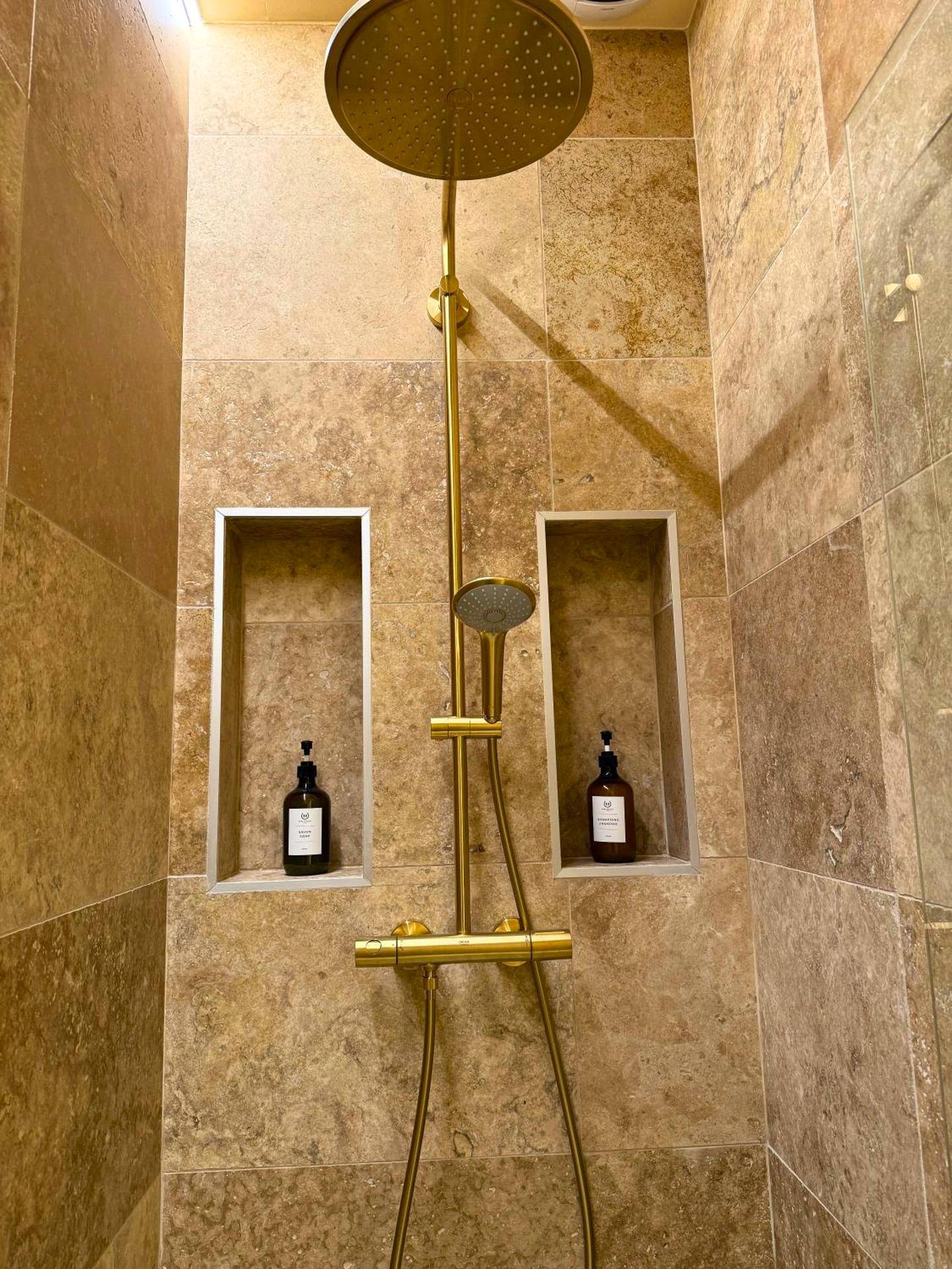 Photo du logement - Roma Antiqua - Suite avec Balnéo - Centre historique - Dinan