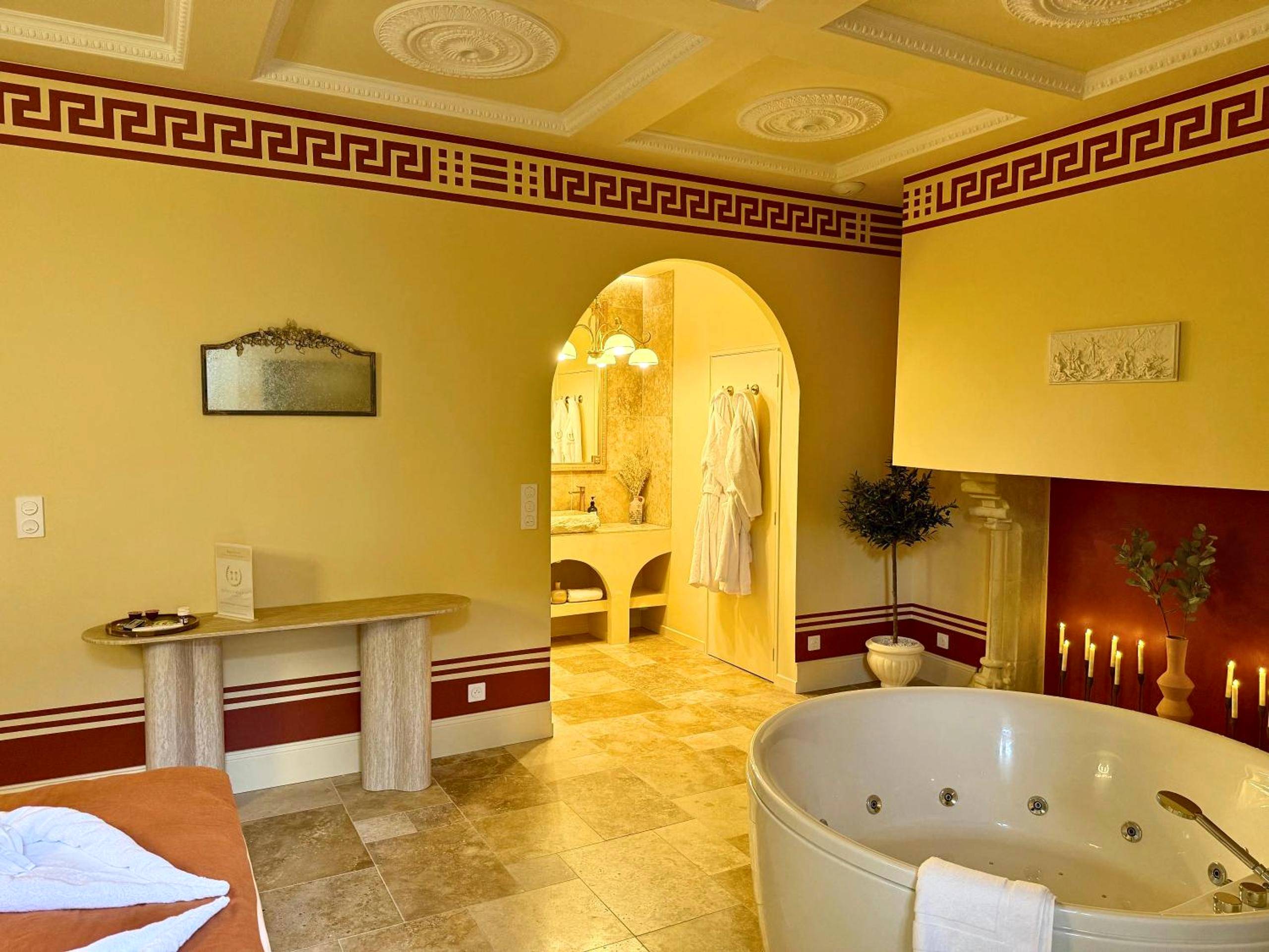 Photo du logement - Roma Antiqua - Suite avec Balnéo - Centre historique - Dinan