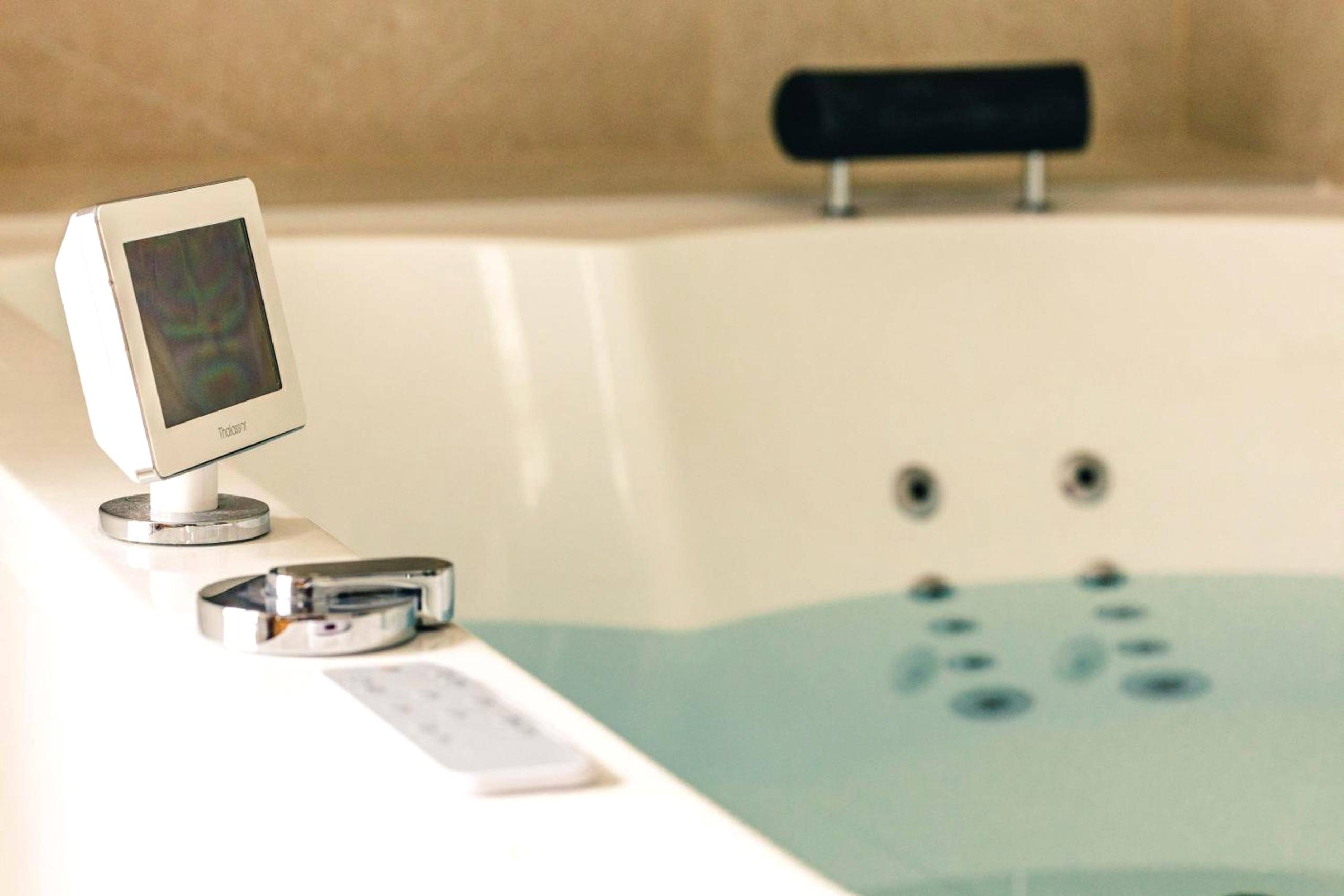 Photo du logement - Romance & Evasion - Centre Ville - Love Room - Balnéo