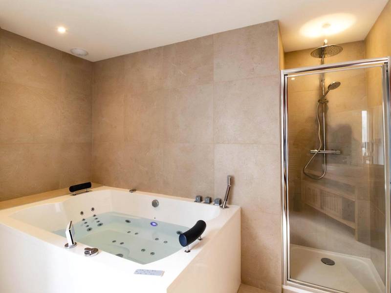 Photo du logement - Romance & Evasion - Centre Ville - Love Room - Balnéo