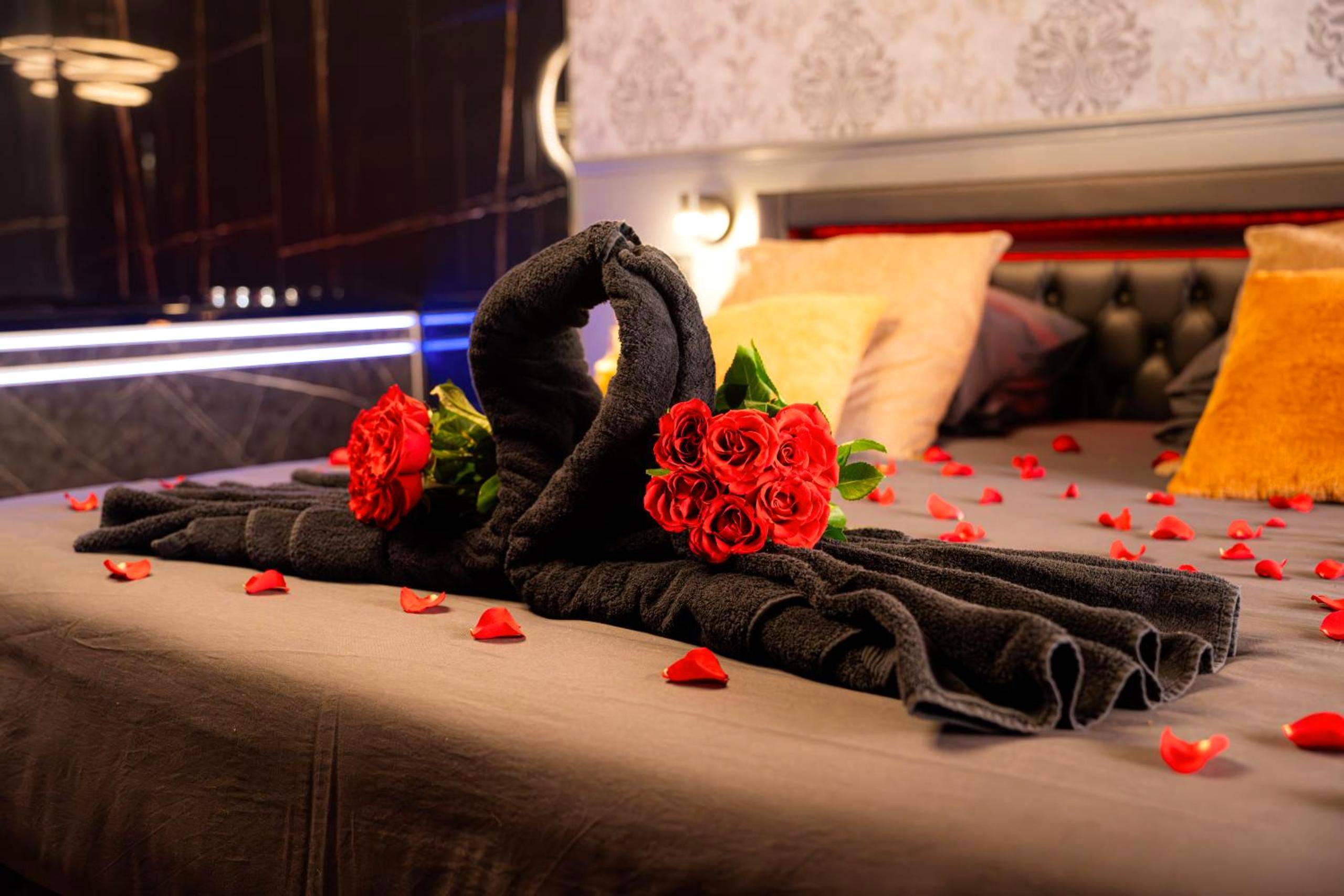 Photo du logement - ROMANCE ROOM & LOVE - JACUZZI - PARKING - Menton - Menton