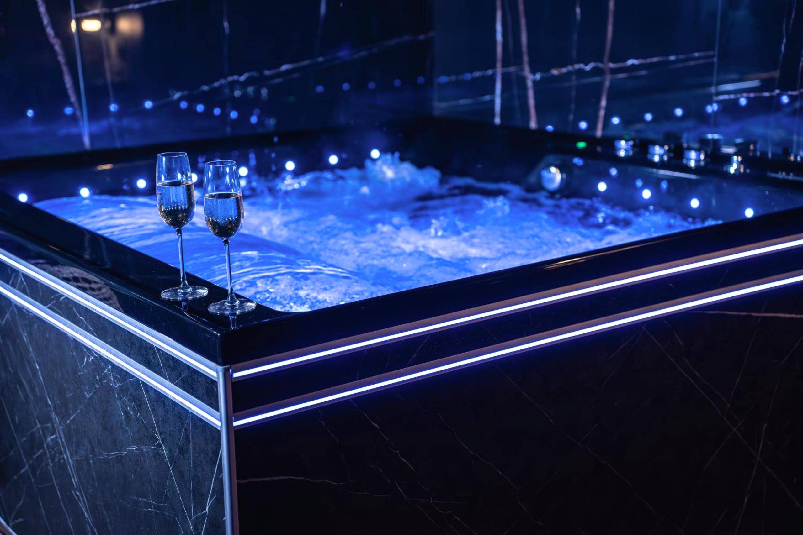 Photo du logement - ROMANCE ROOM & LOVE - JACUZZI - PARKING - Menton