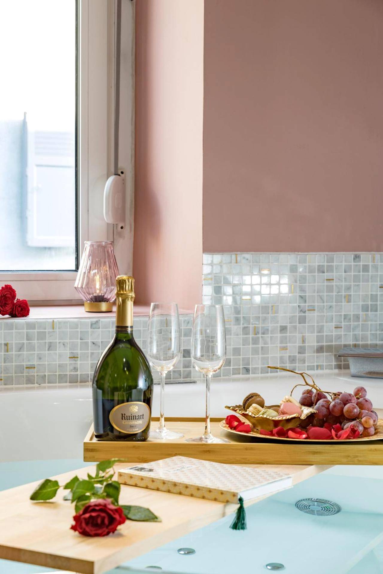 Photo du logement - @Romantic Suite & Spa @Jacuzzi @ Parking gratuit @