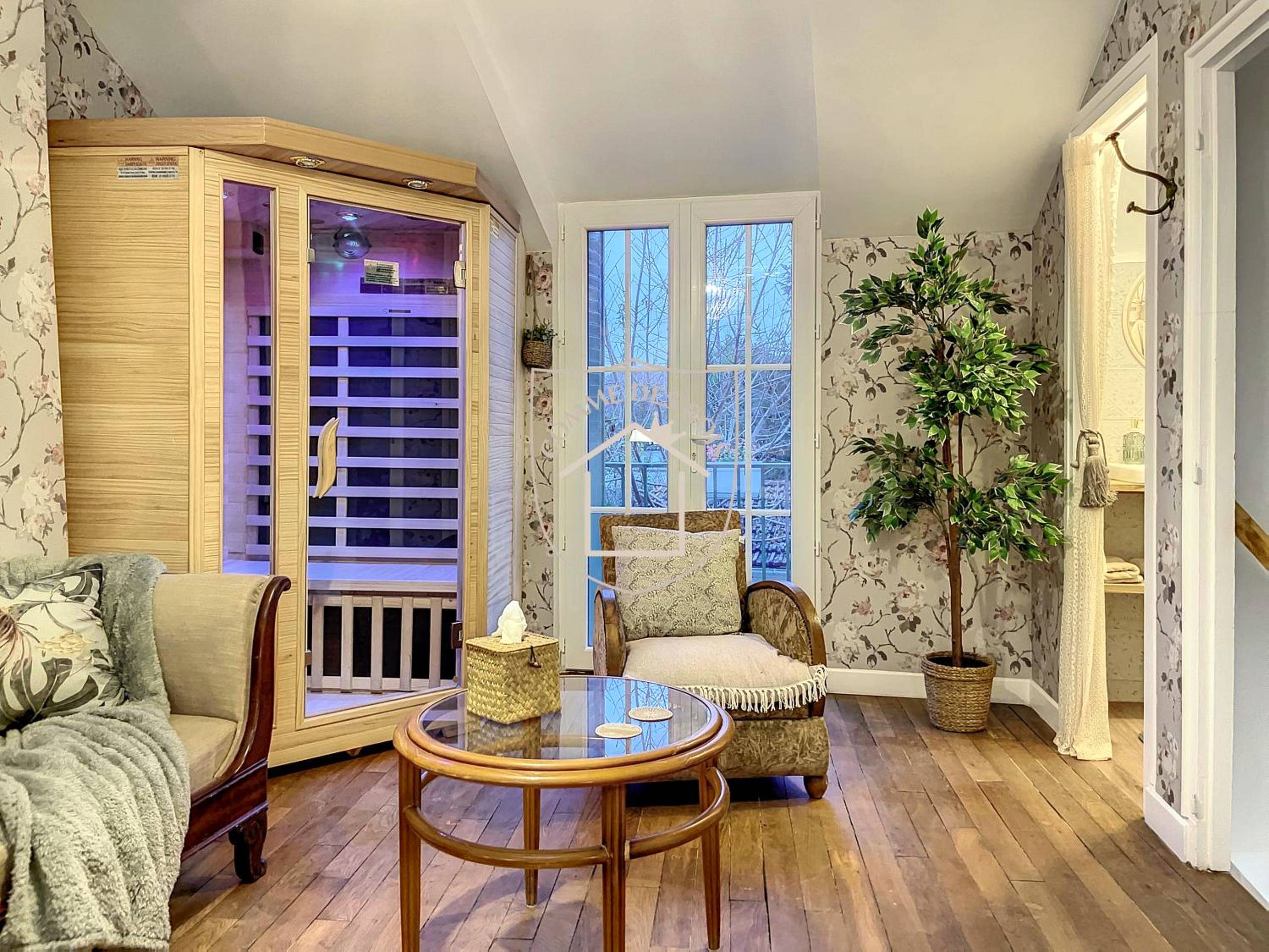 Sauna infrarouge et coin salon cocooning - La Romantique des Rois # Jacuzzi # Sauna