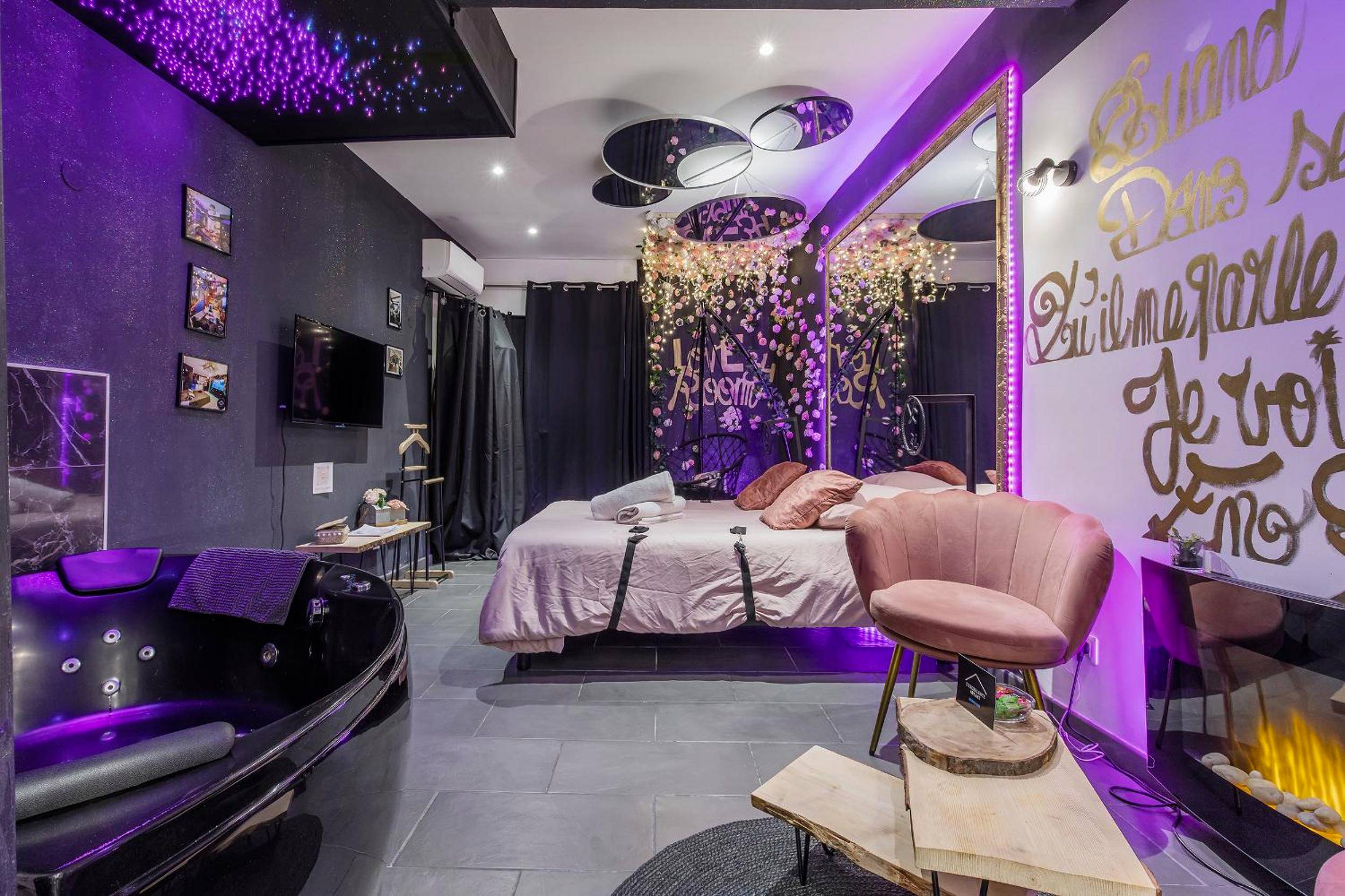 Suite romantique avec jacuzzi et cheminée - LA ROMANTIQUE ROOM