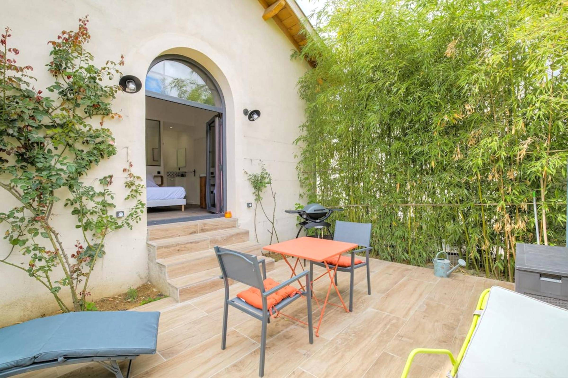 Terrasse privative aménagée avec bambous - Romantique et Sensuelle