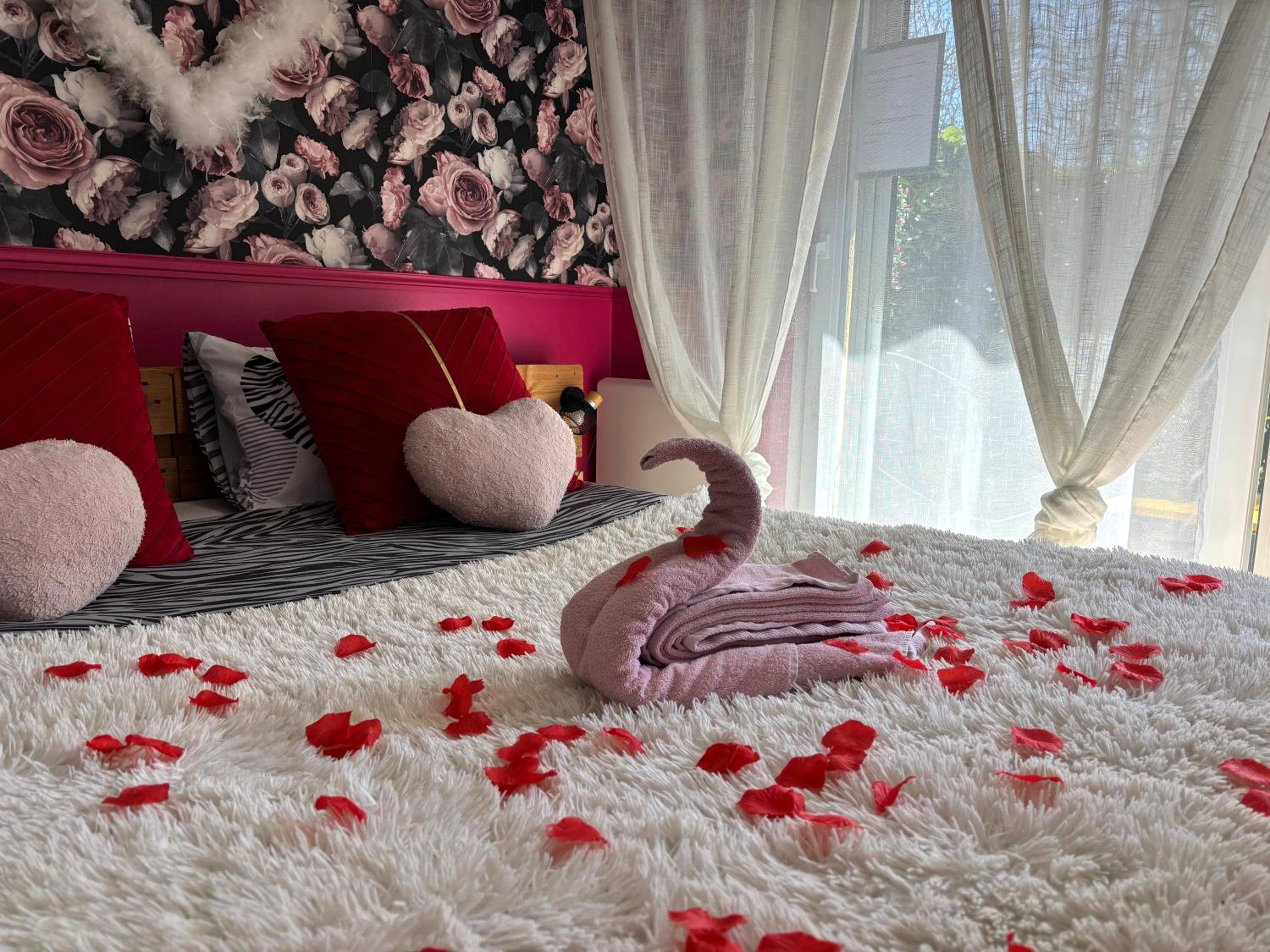 Photo du logement - Romantisme et glamour 2 avec spa , clim et jardin