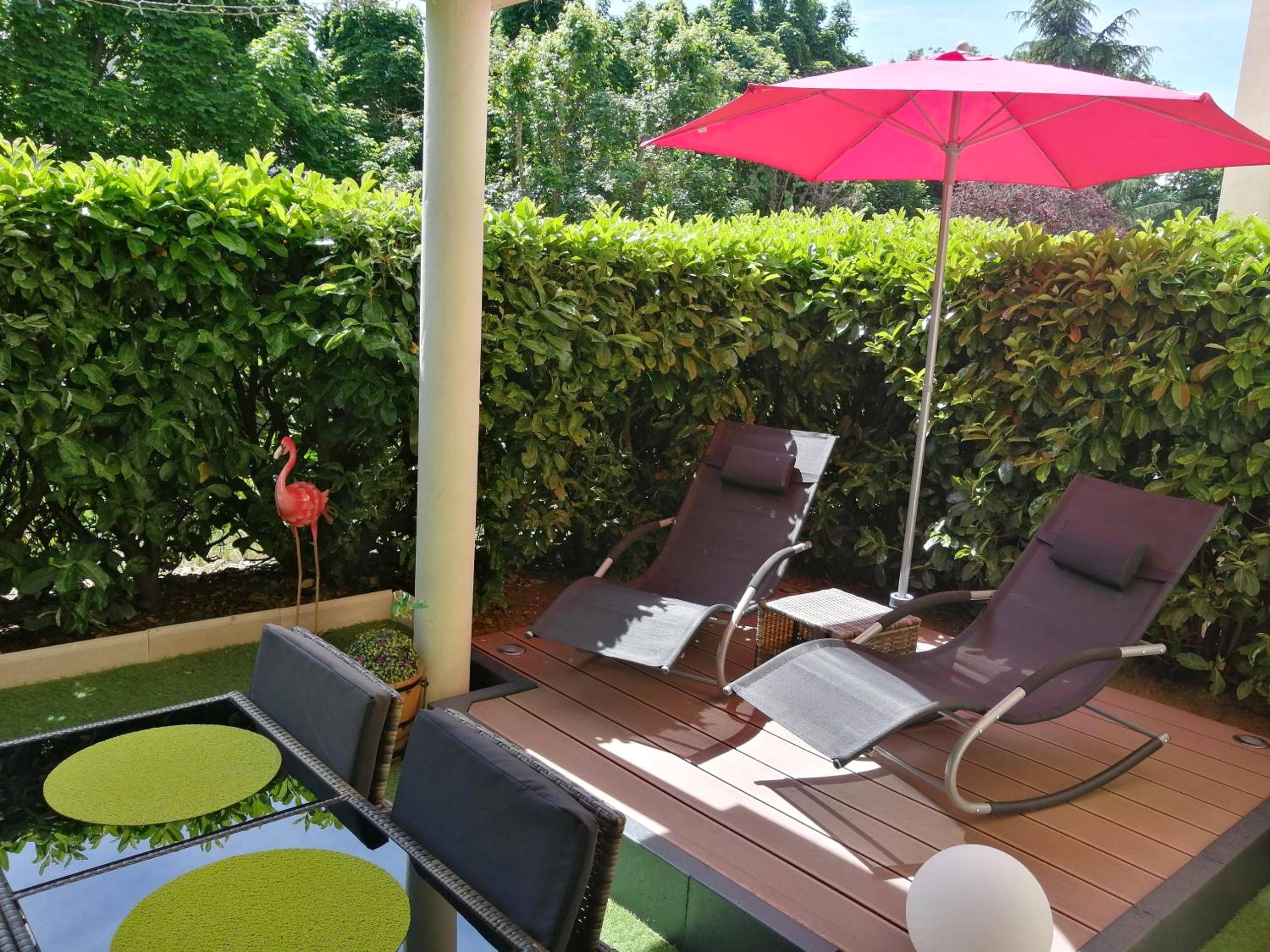 Photo du logement - Romantisme et glamour 2 avec spa , clim et jardin - Dijon