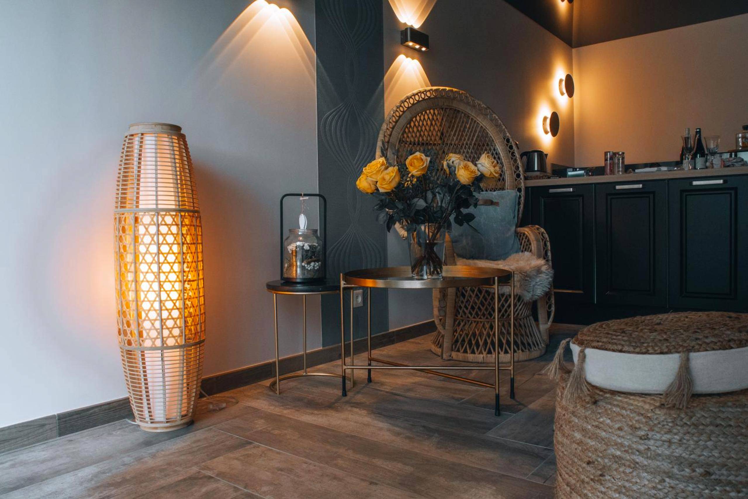 Photo du logement - La Ronde des Bois - Romance et Bien Être - Jacuzzi privatif - piscine - patio - Chalon - sur - Saône