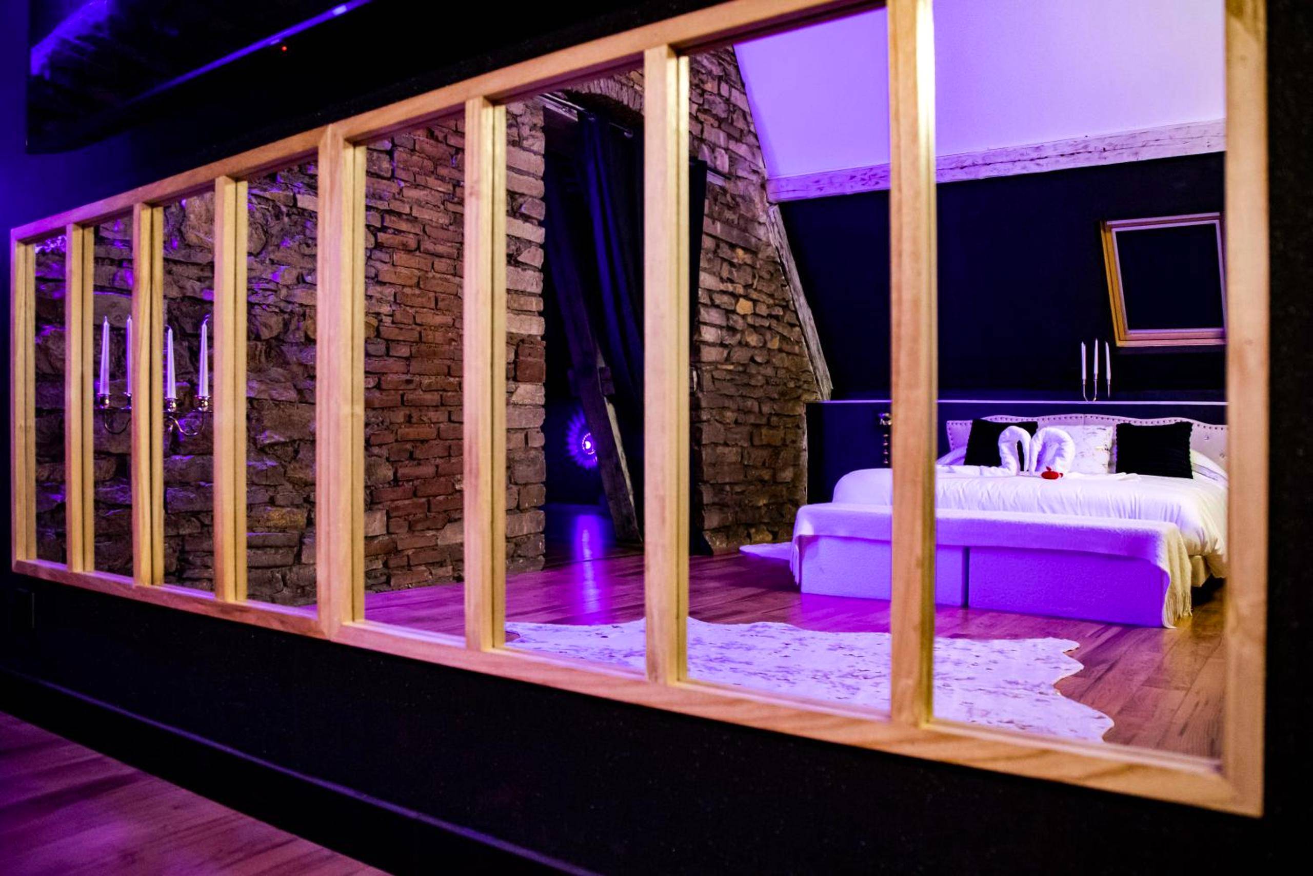 Photo du logement - Royal Room - Love - room proche de Nancy