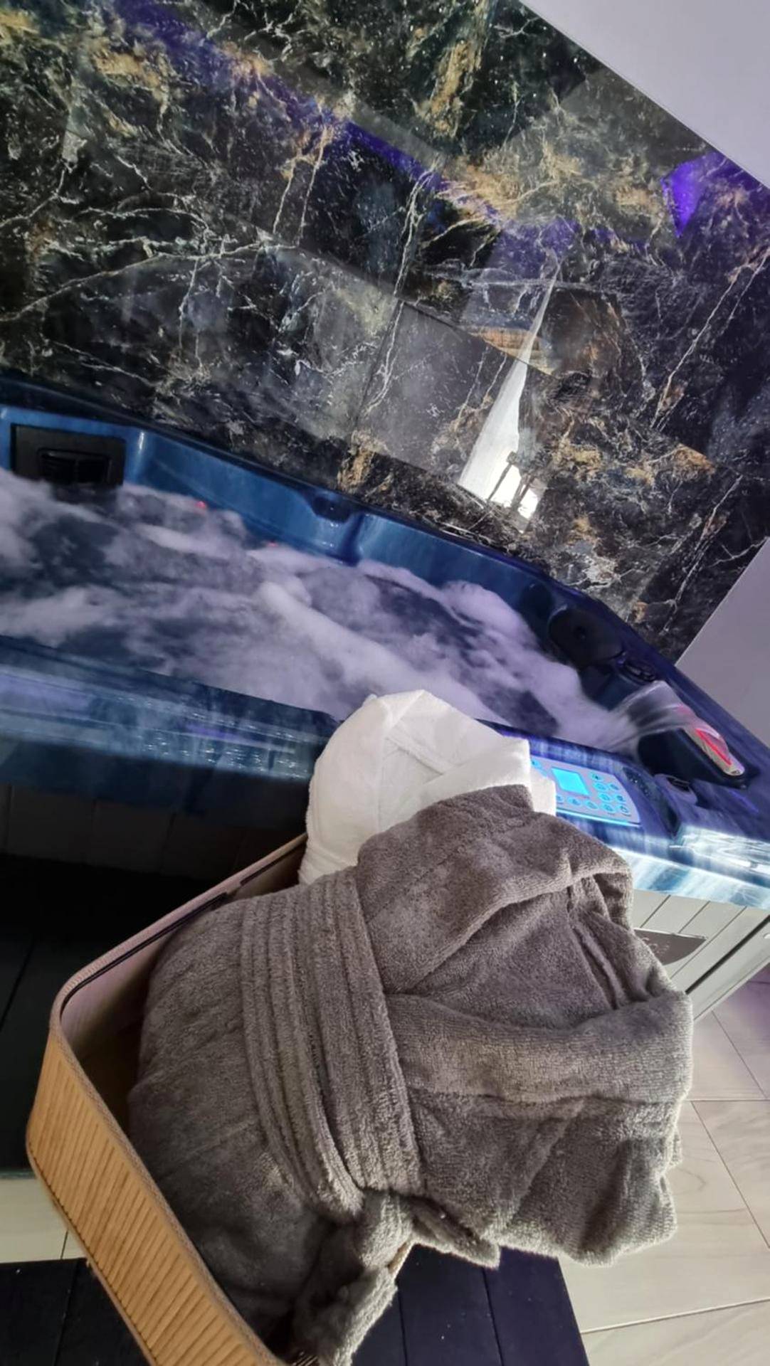 Photo du logement - RoyalSpa appartement d'amour avec jacuzzi privatif