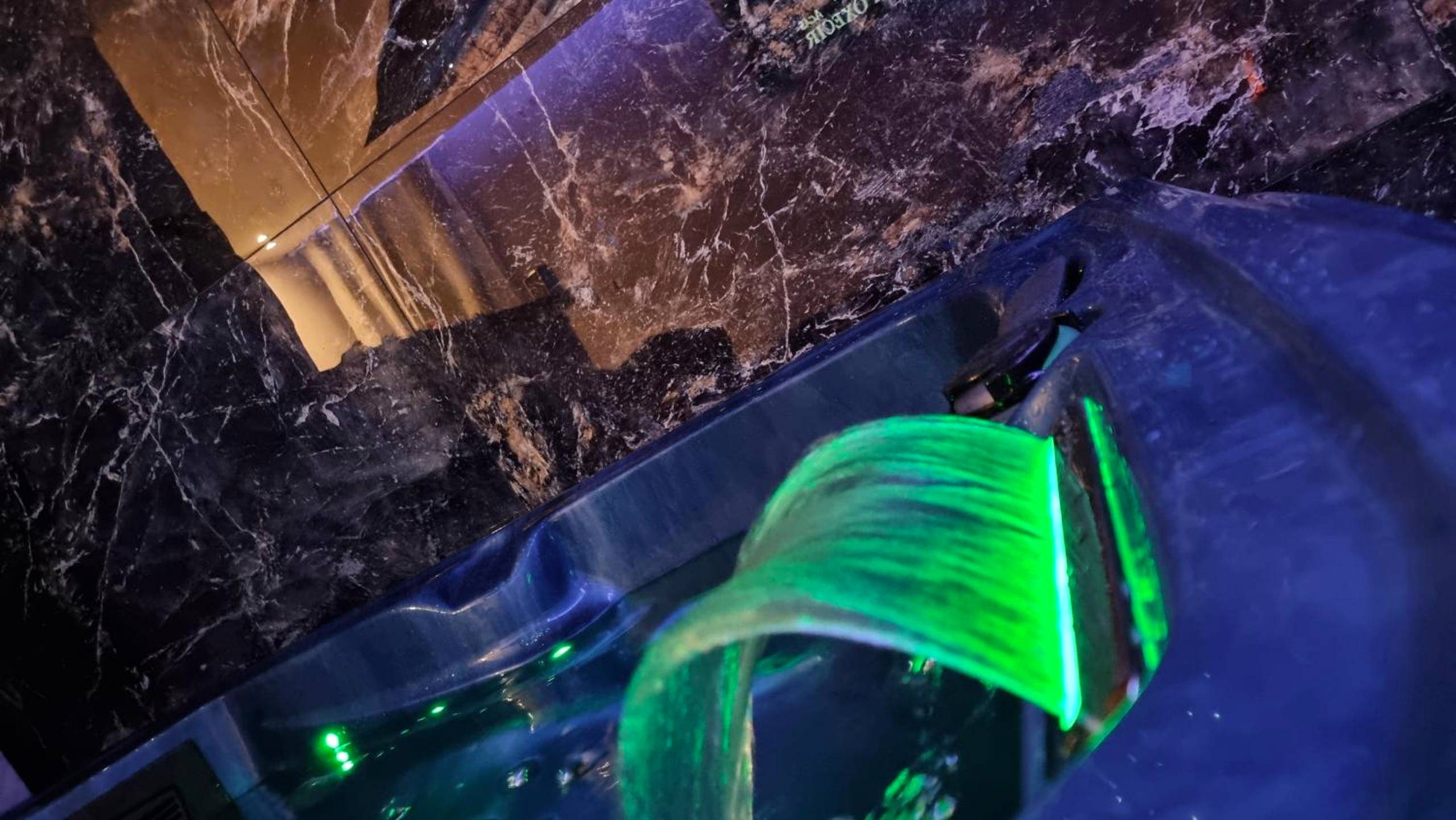 Photo du logement - RoyalSpa appartement d'amour avec jacuzzi privatif