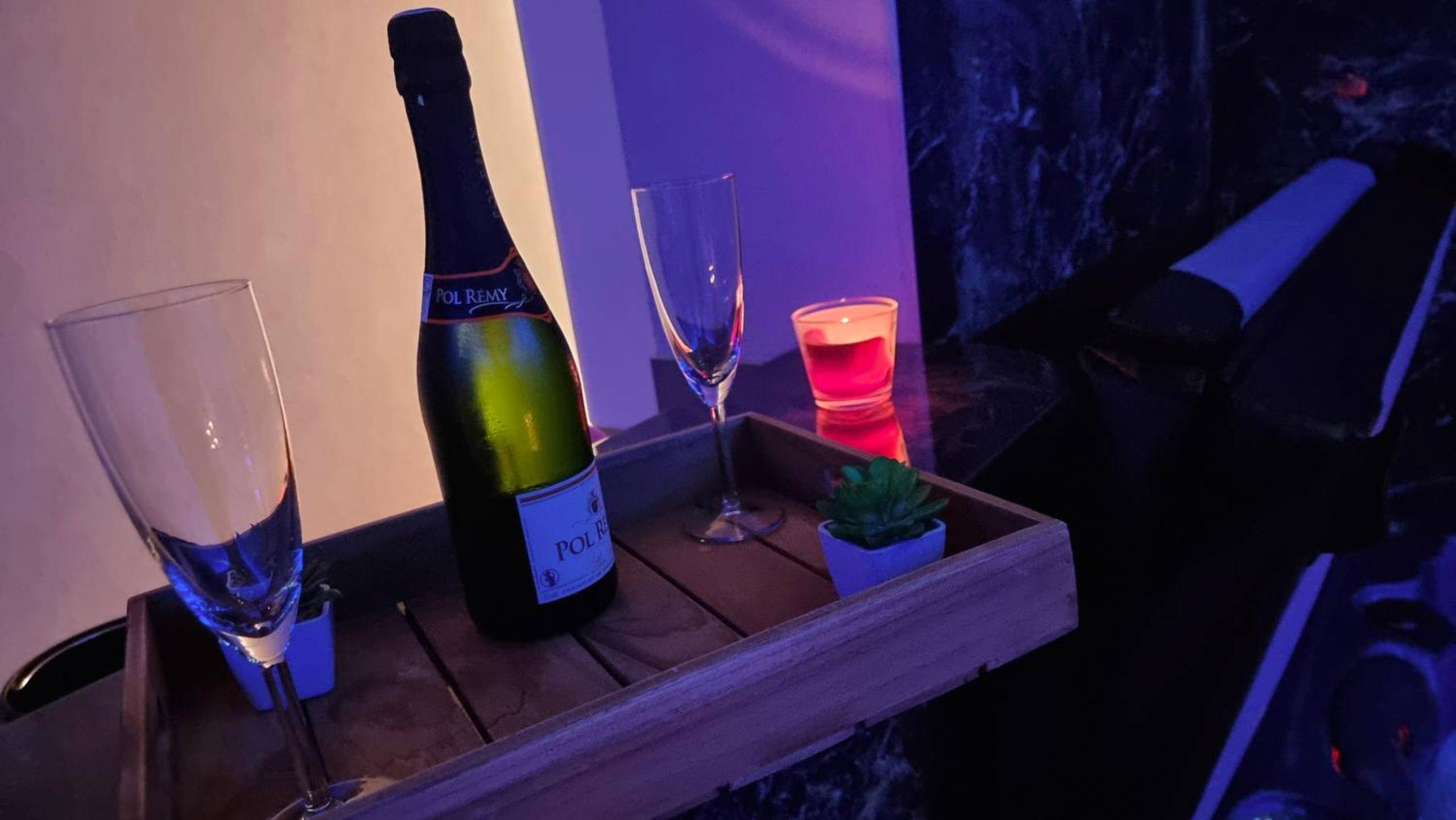 Photo du logement - RoyalSpa appartement d'amour avec jacuzzi privatif - Strasbourg