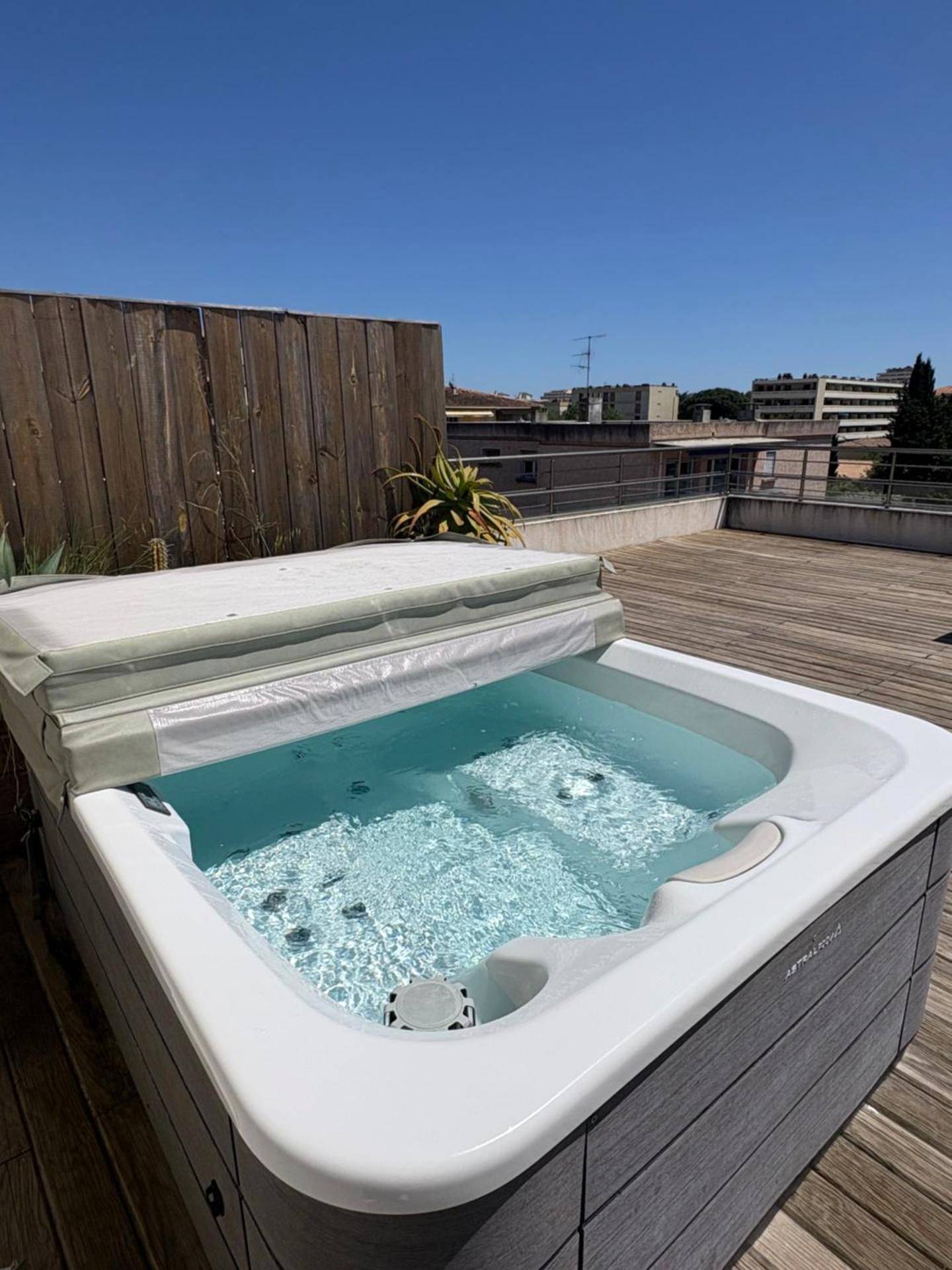 Photo du logement - Hotel Sable Et Soleil - Port, Plage & Jacuzzi privé