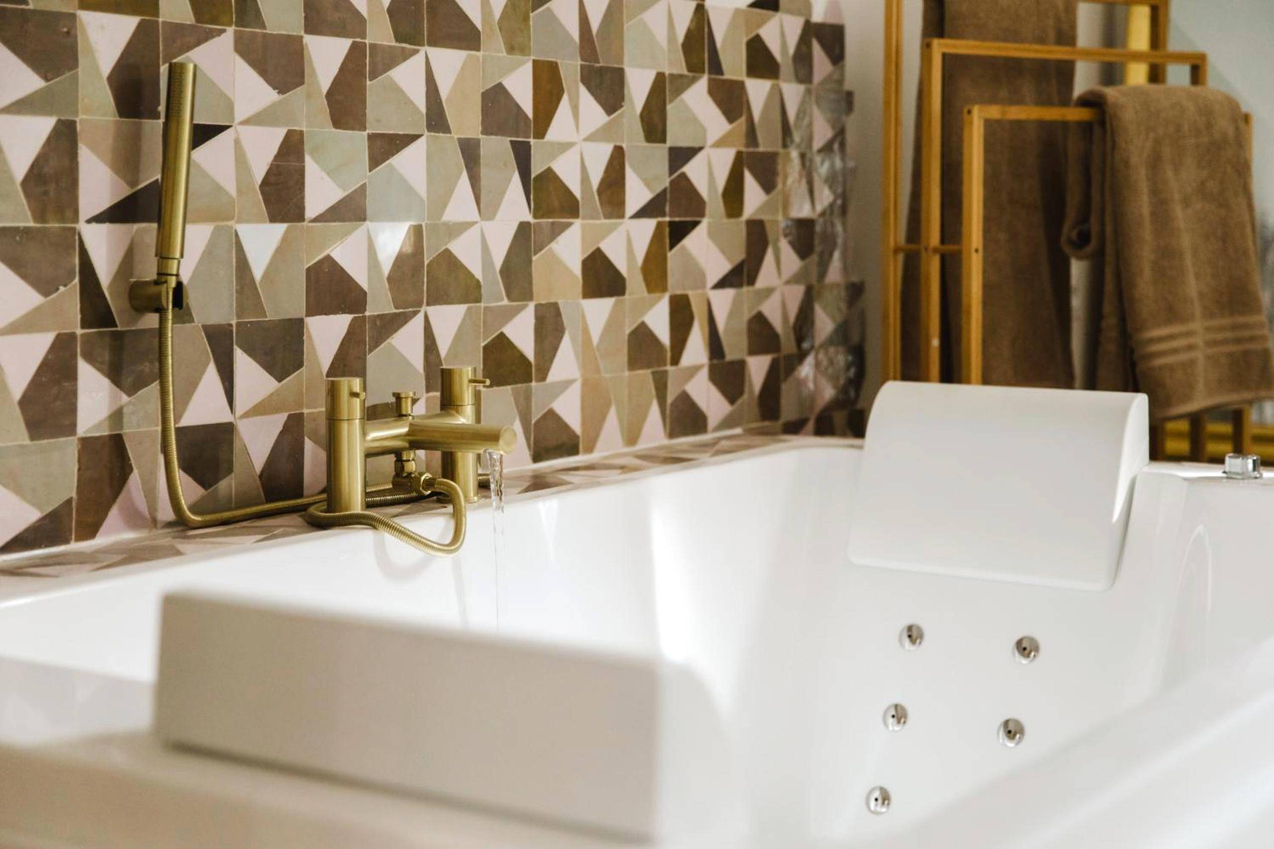 Photo du logement - Le Saint - Sauveur - Balneotherapy Bathtub - Hypercentre