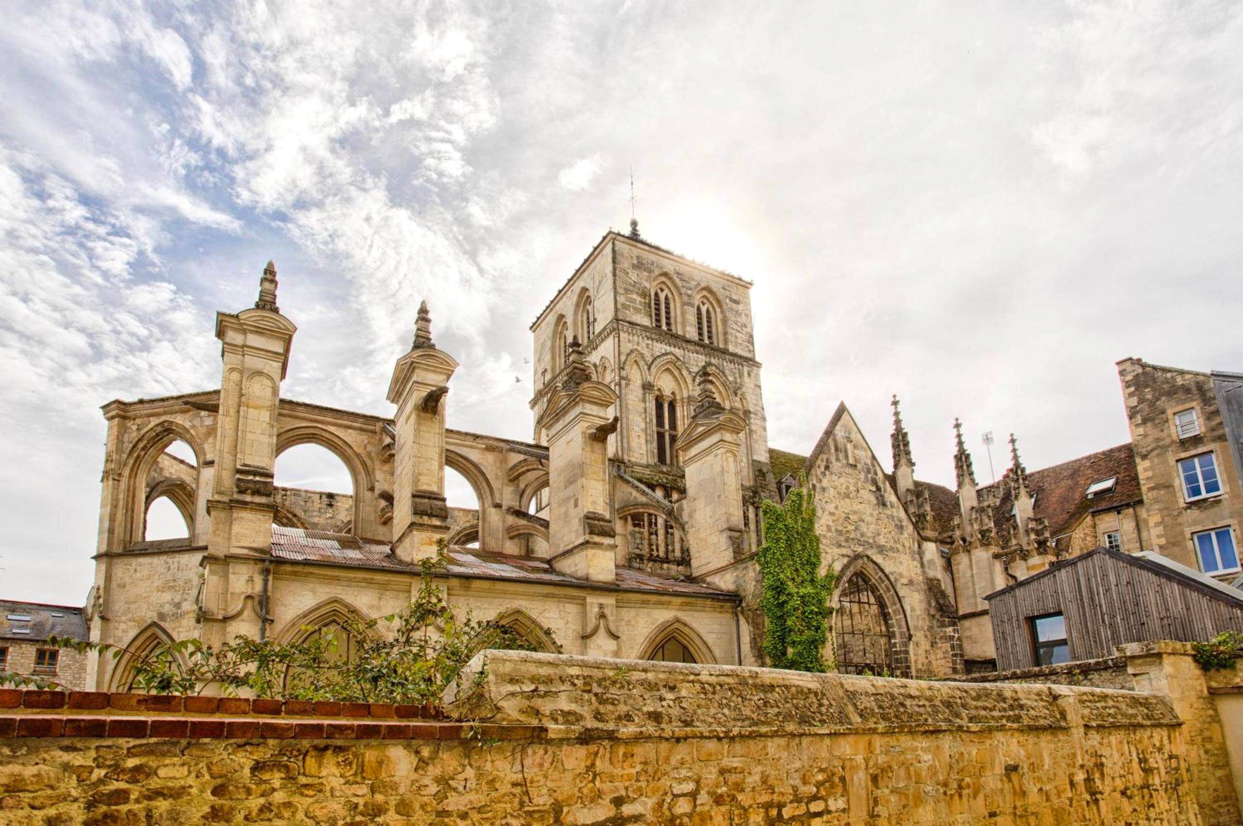 Photo du logement - Le Saint - Sauveur - Balneotherapy Bathtub - Hypercentre - Caen