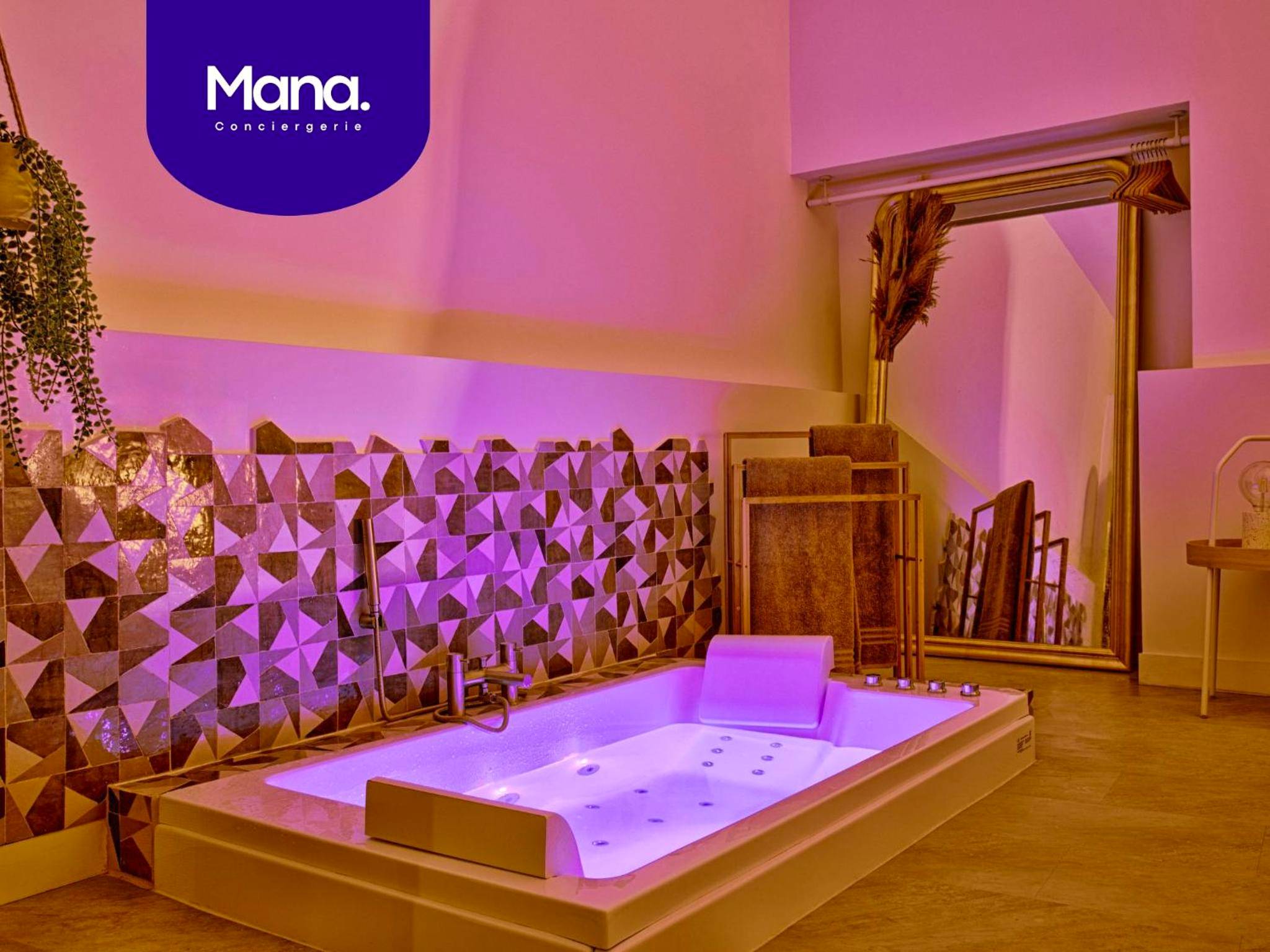 Photo du logement - Le Saint - Sauveur - Balneotherapy Bathtub - Hypercentre - Caen