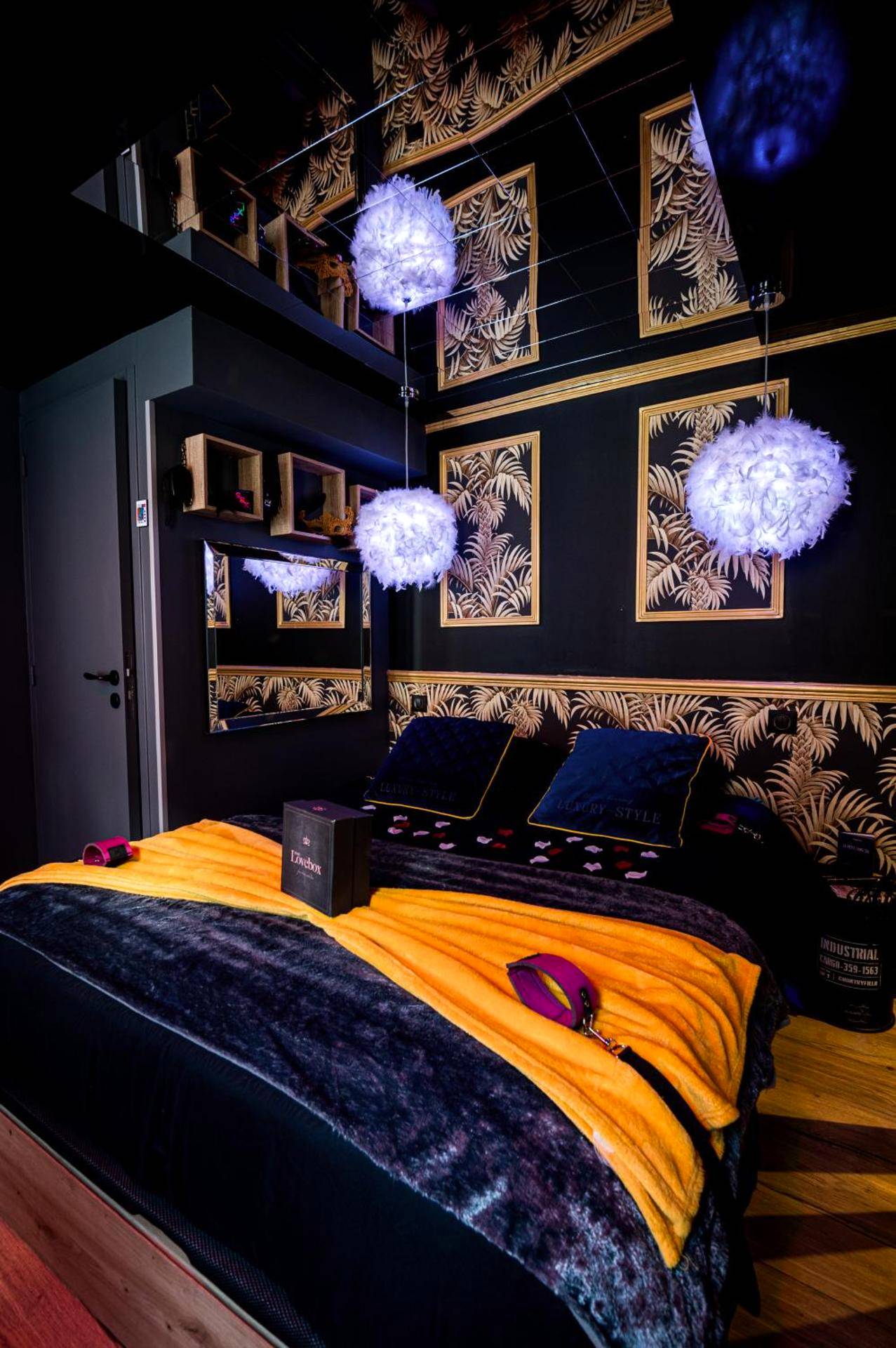 Photo du logement - Loveroom sauna, balnéo, parking privé dans le centre de Honfleur