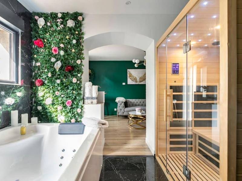 Espace bien - être avec jacuzzi et sauna - Sauna, jacuzzi, terrasse et parking
