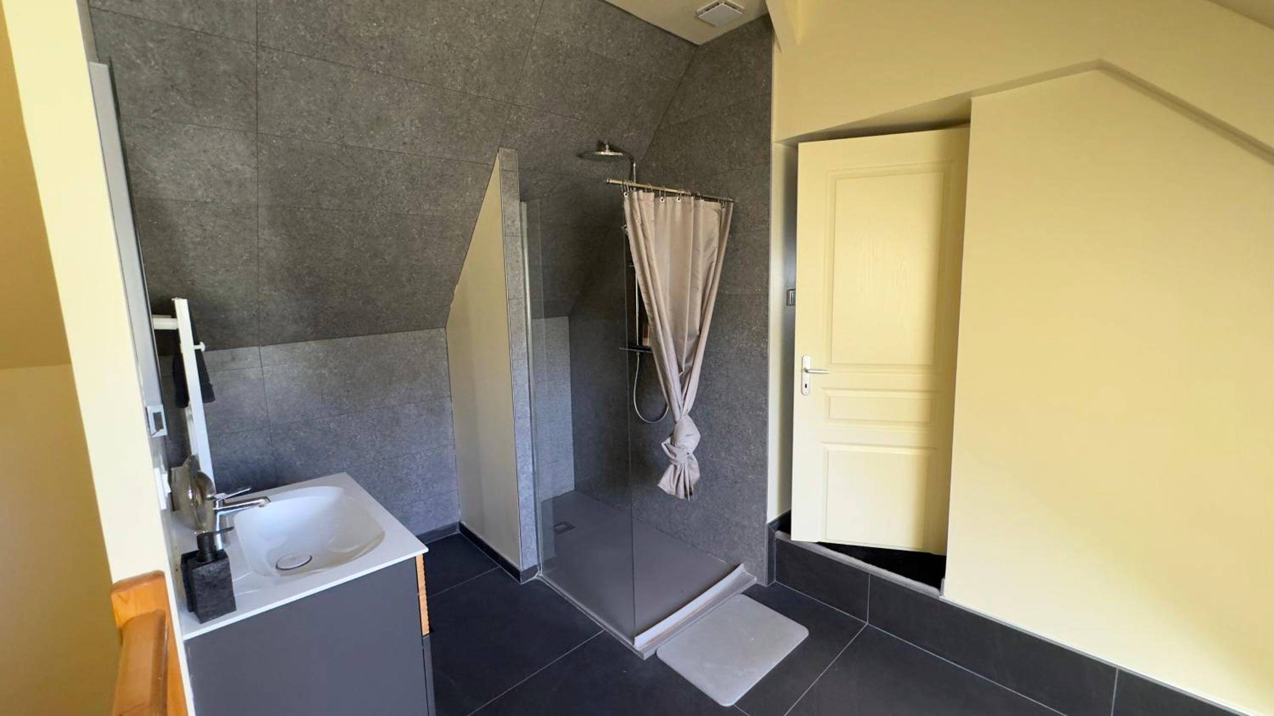 Photo du logement - Magnifique loveroom avec sauna, spa et cinémaroom - Fontenoy