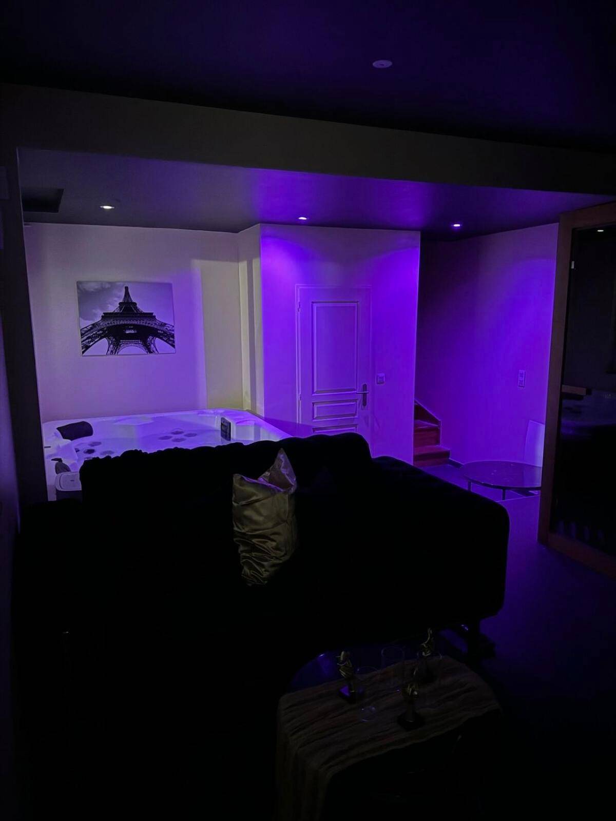 Photo du logement - Magnifique loveroom avec sauna, spa et cinémaroom