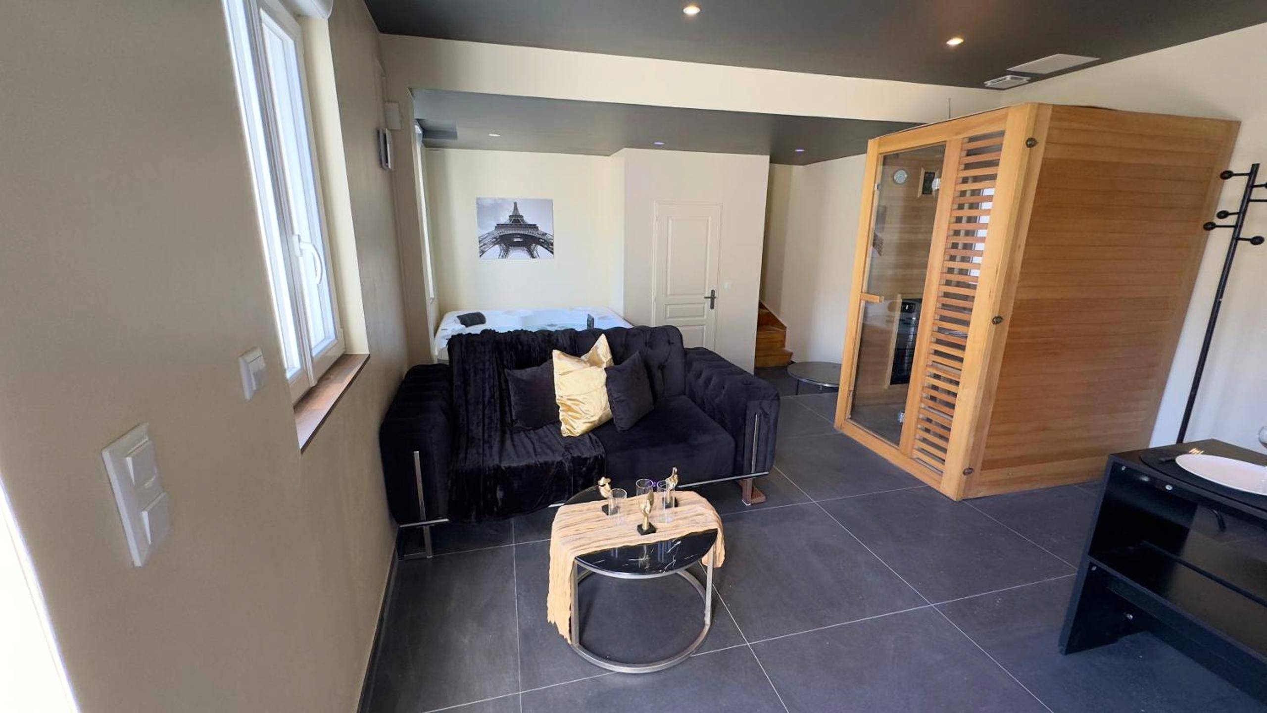 Photo du logement - Magnifique loveroom avec sauna, spa et cinémaroom - Fontenoy