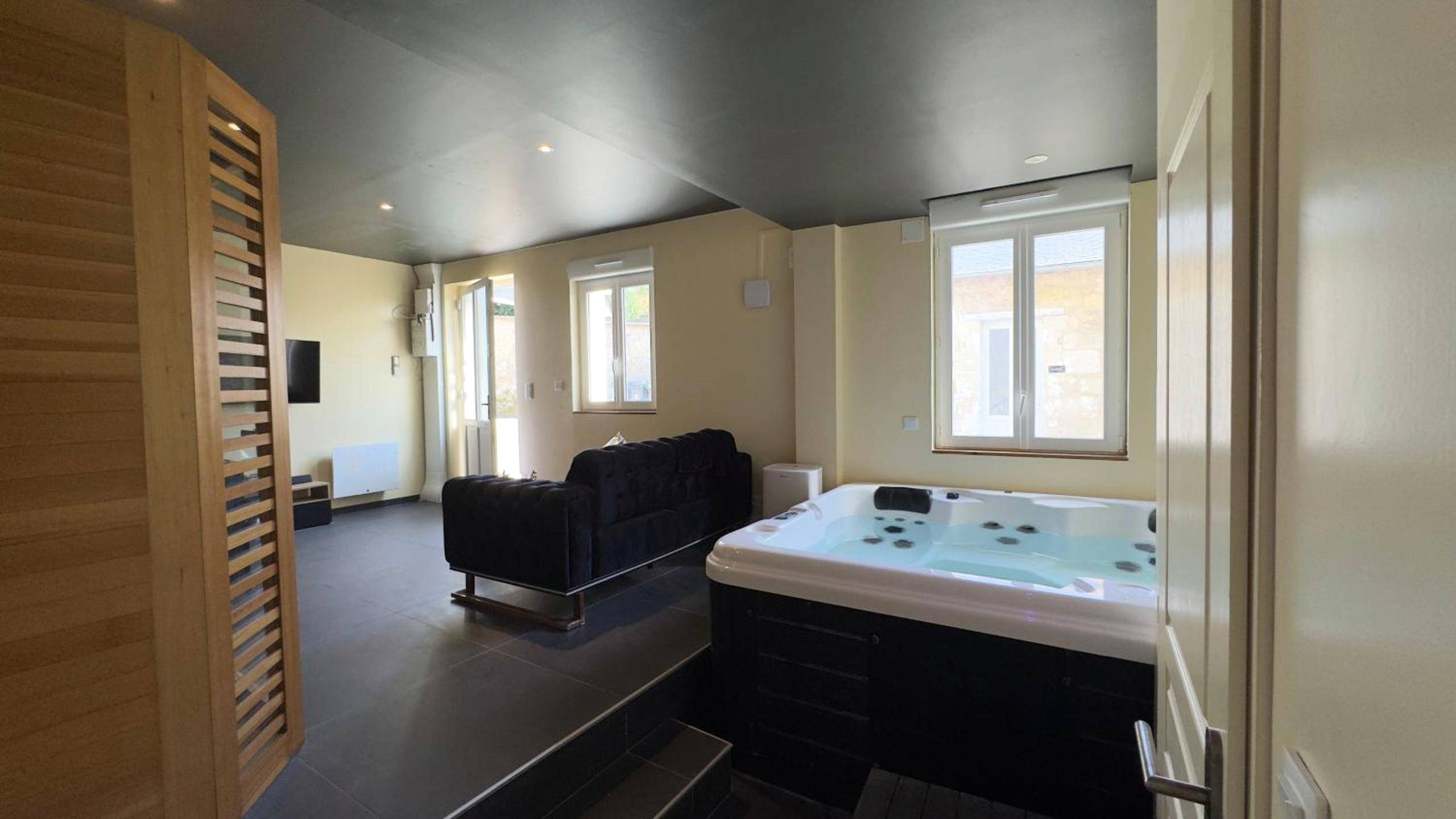 Photo du logement - Magnifique loveroom avec sauna, spa et cinémaroom
